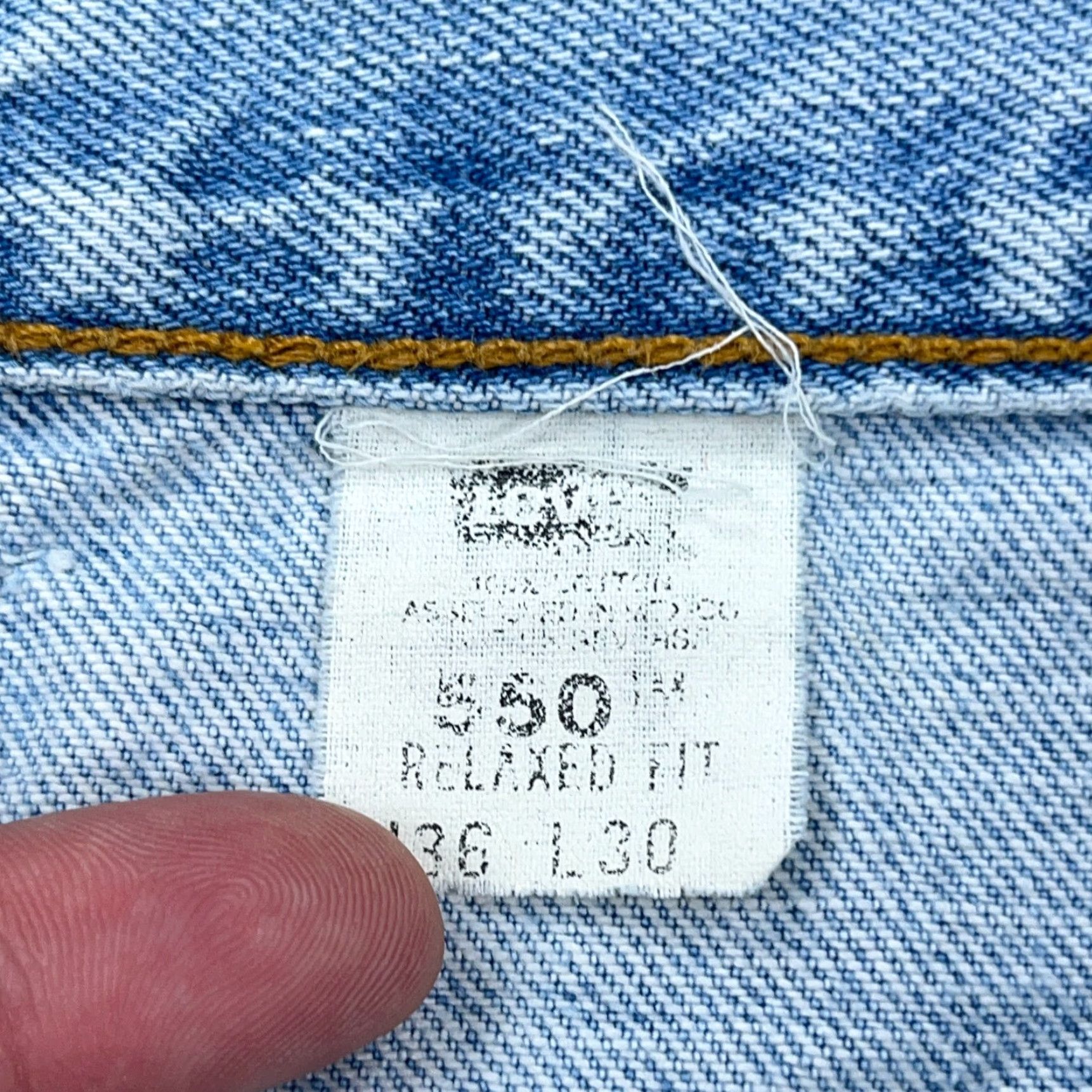 Levi's VINTAGE Levi's 550 Jeans Men 36 Relaxed Tapered 90s Blue Denim 5-Pocket Baggy Slim Fit Casual Mens Size US 36 / EU 52 - 4 Thumbnail