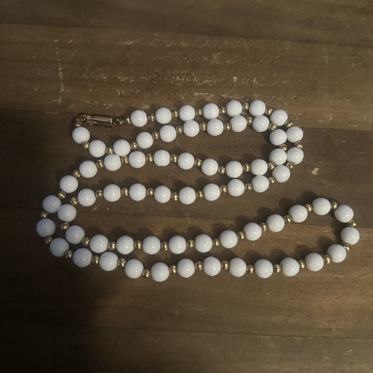 Vintage Vintage long white glass bead necklace Size ONE SIZE - 2 Thumbnail