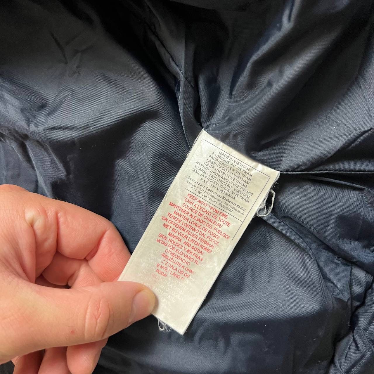 Nike Nike Swoosh Vintage Y2K Retro Puffer Jacket Size US L / EU 52-54 / 3 - 7 Thumbnail