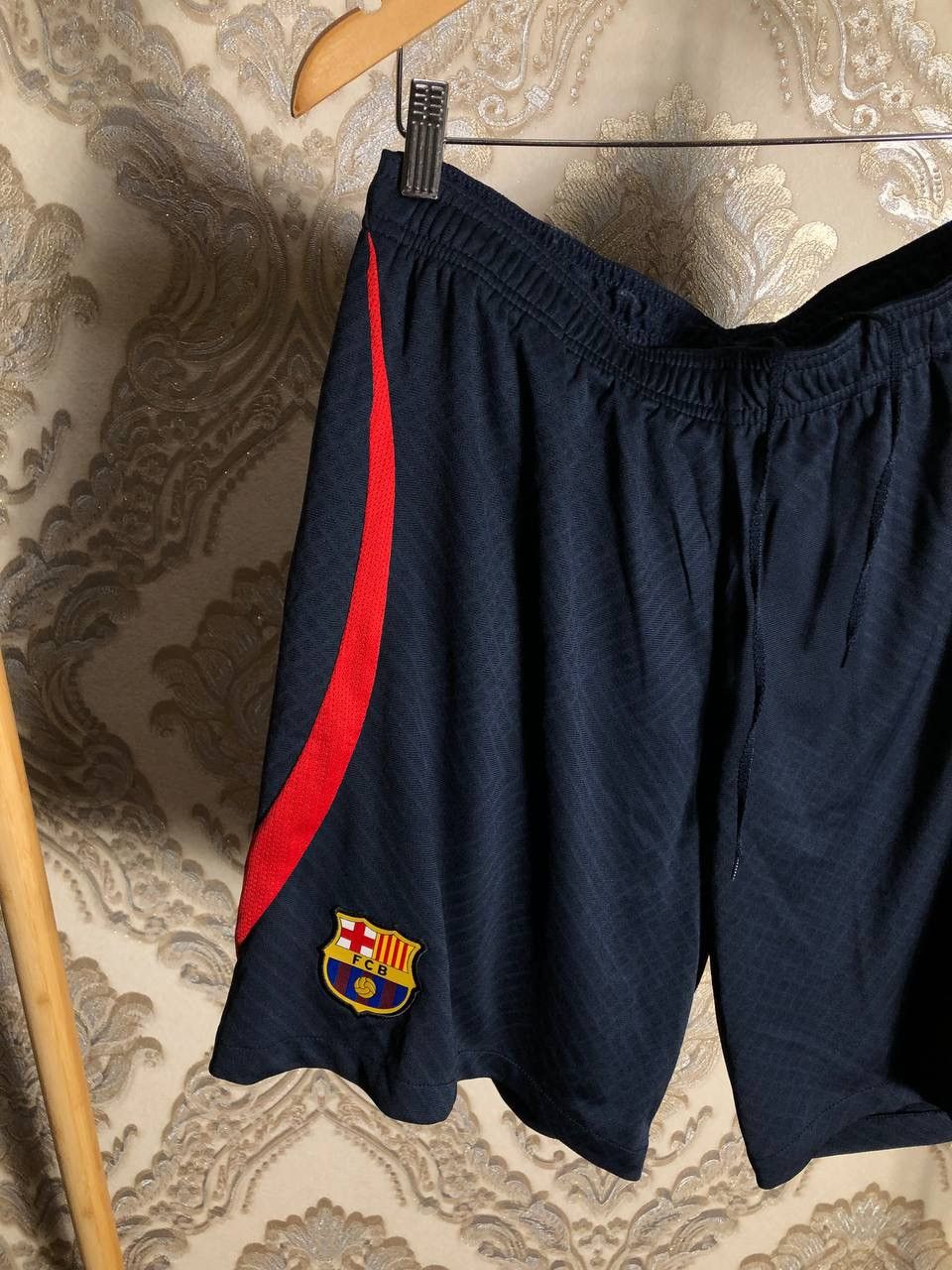 Nike VINTAGE NIKE FC BARCELONA SPAIN SOCCER JERSEY RETRO Y2K 90s Size US XL / EU 56 / 4 - 2 Thumbnail