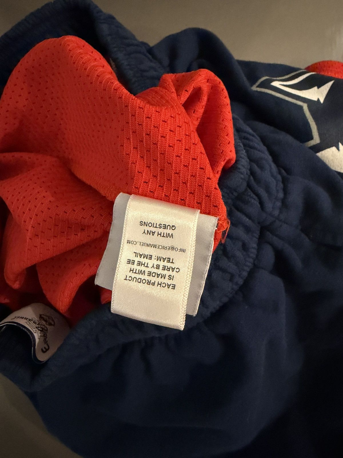 Eric Emanuel NCAA Eric Emanuel UCONN Shorts Size US 32 / EU 48 - 9 Thumbnail
