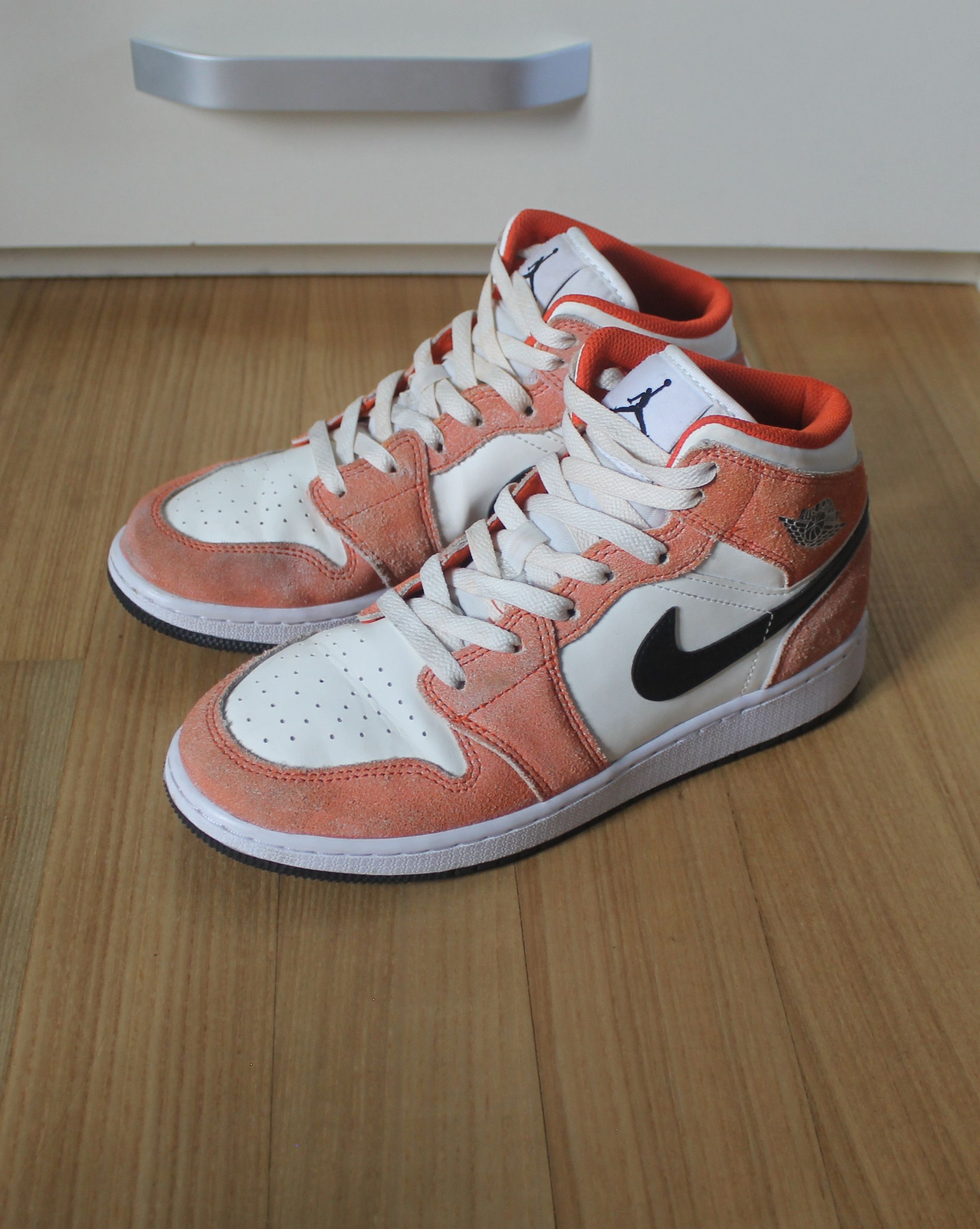 Jordan Brand × Nike Nike Air Jordan 1 Mid Team Orange Black Sail White Size US 5.5 / IT 35.5 - 2 Thumbnail