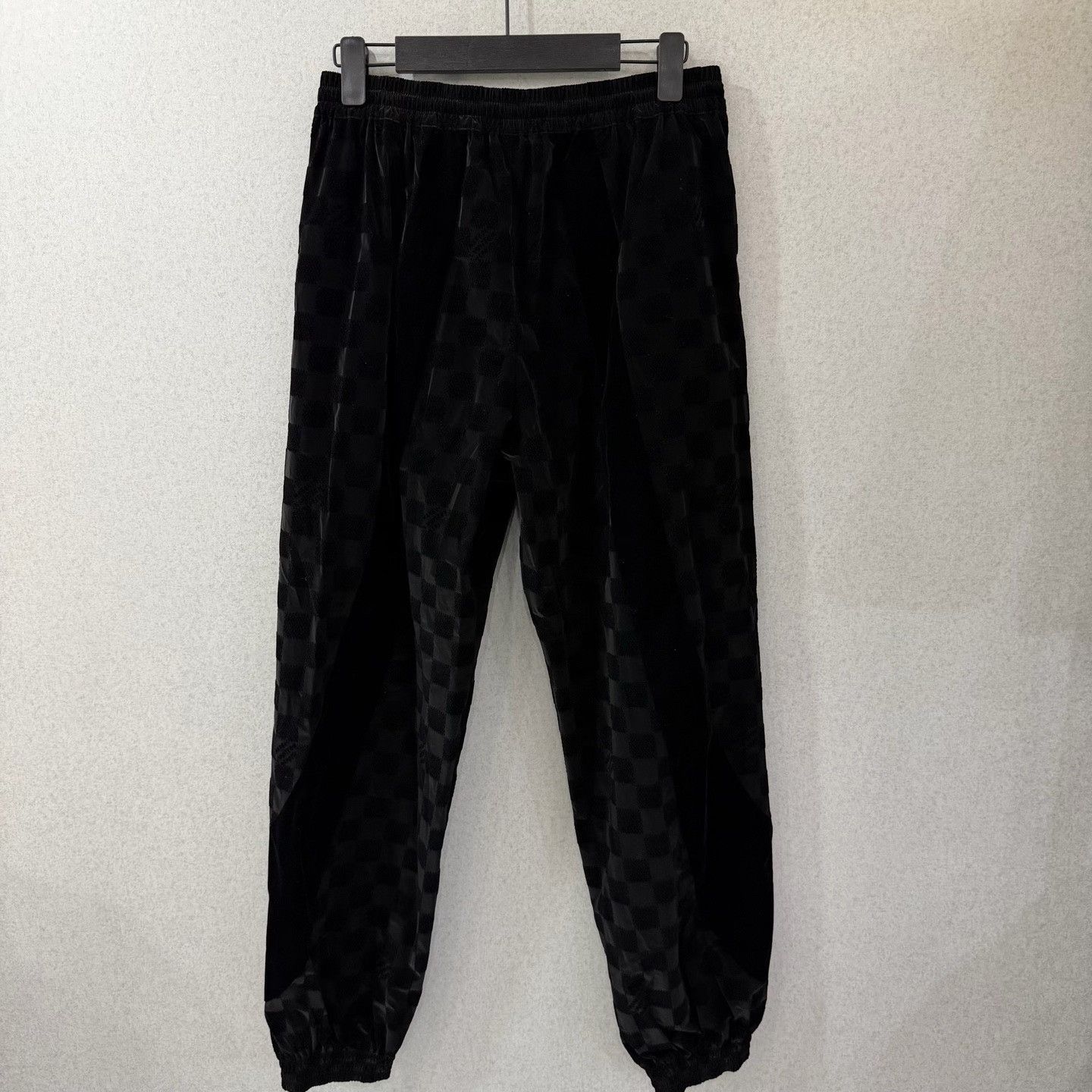 Louis Vuitton Louis Vuitton Checkered Casual Pants 28 Men Size US 28 / EU 44 - 1 Thumbnail