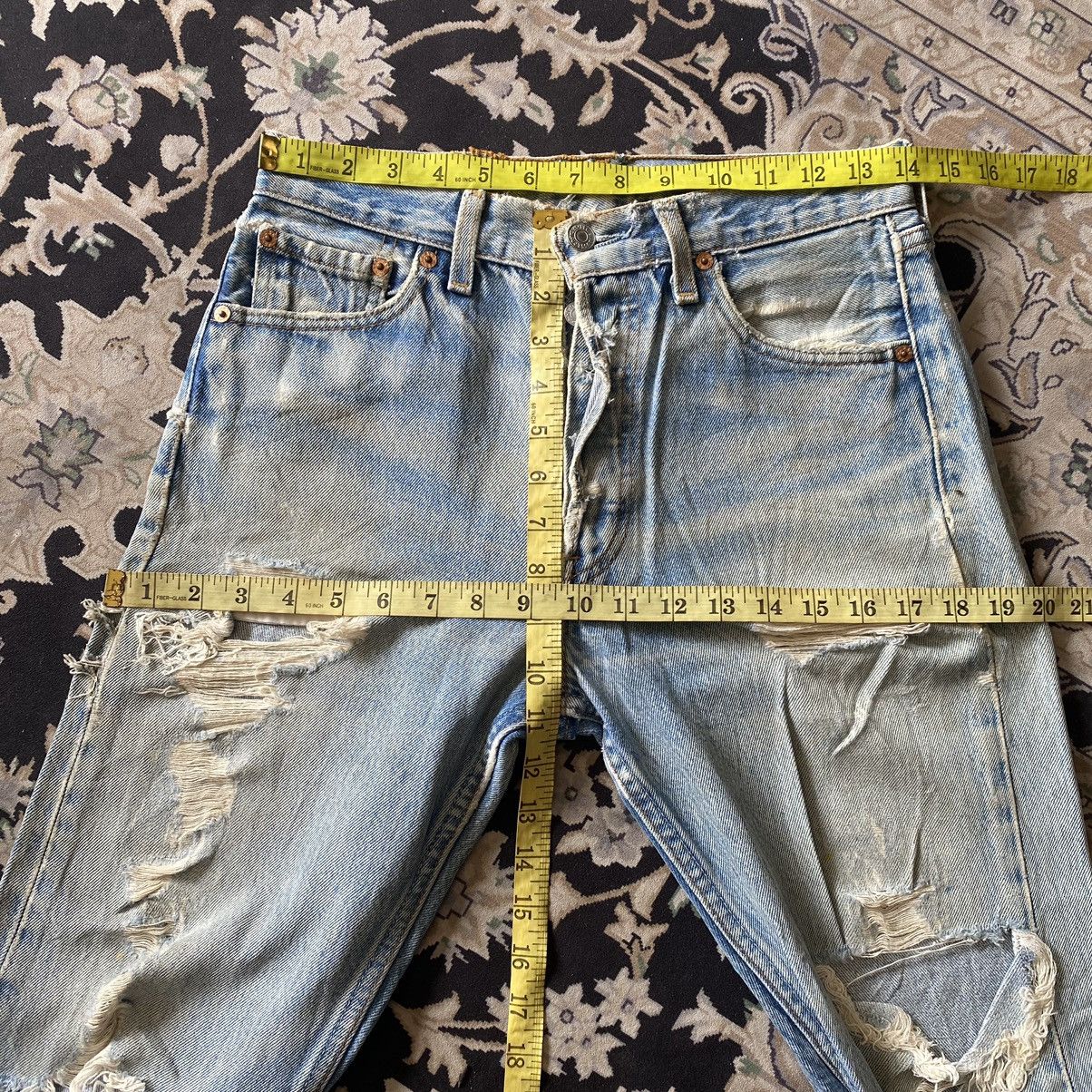 Levi's Vintage Levis 501xx Lightwash Jeans Grunge 28x30 Made USA Size US 28 / EU 44 - 25 Thumbnail