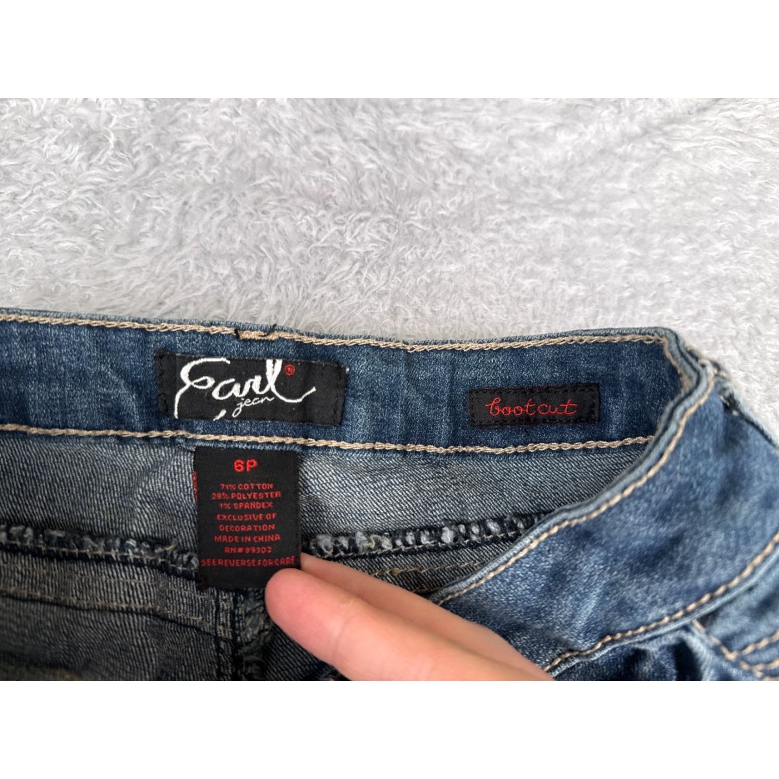 Vintage Earl Jean Jeans Women 6P Blue Bootcut Embroidered Low Rise Cotton Blend 28x28 Jeans Women 6P Blue Bootcut Embroidered Low Rise Cotton Blend 28x28 Size 28" / US 6 / IT 42 - 6 Thumbnail