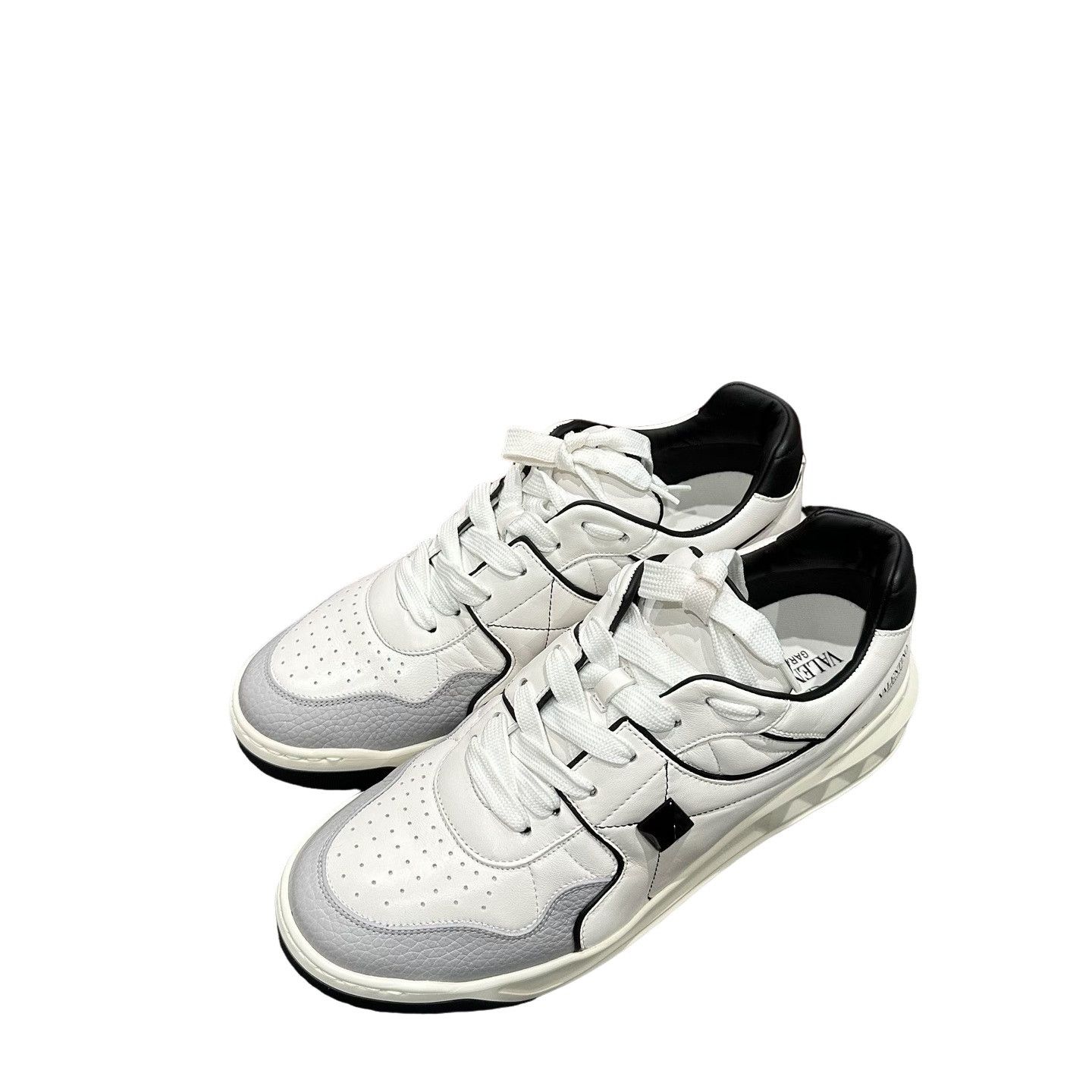 Valentino Valentino One Stud Leather Sneakers 44 Size US 11 / EU 44 - 1 Thumbnail
