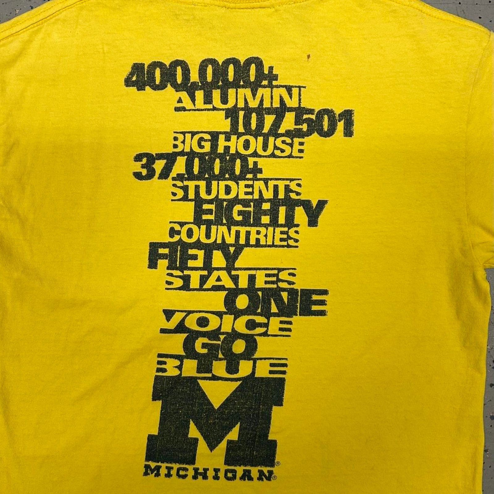 Nike 2006 Michigan Wolverines yellow and black Nike t-shirt Size US M / EU 48-50 / 2 - 7 Thumbnail