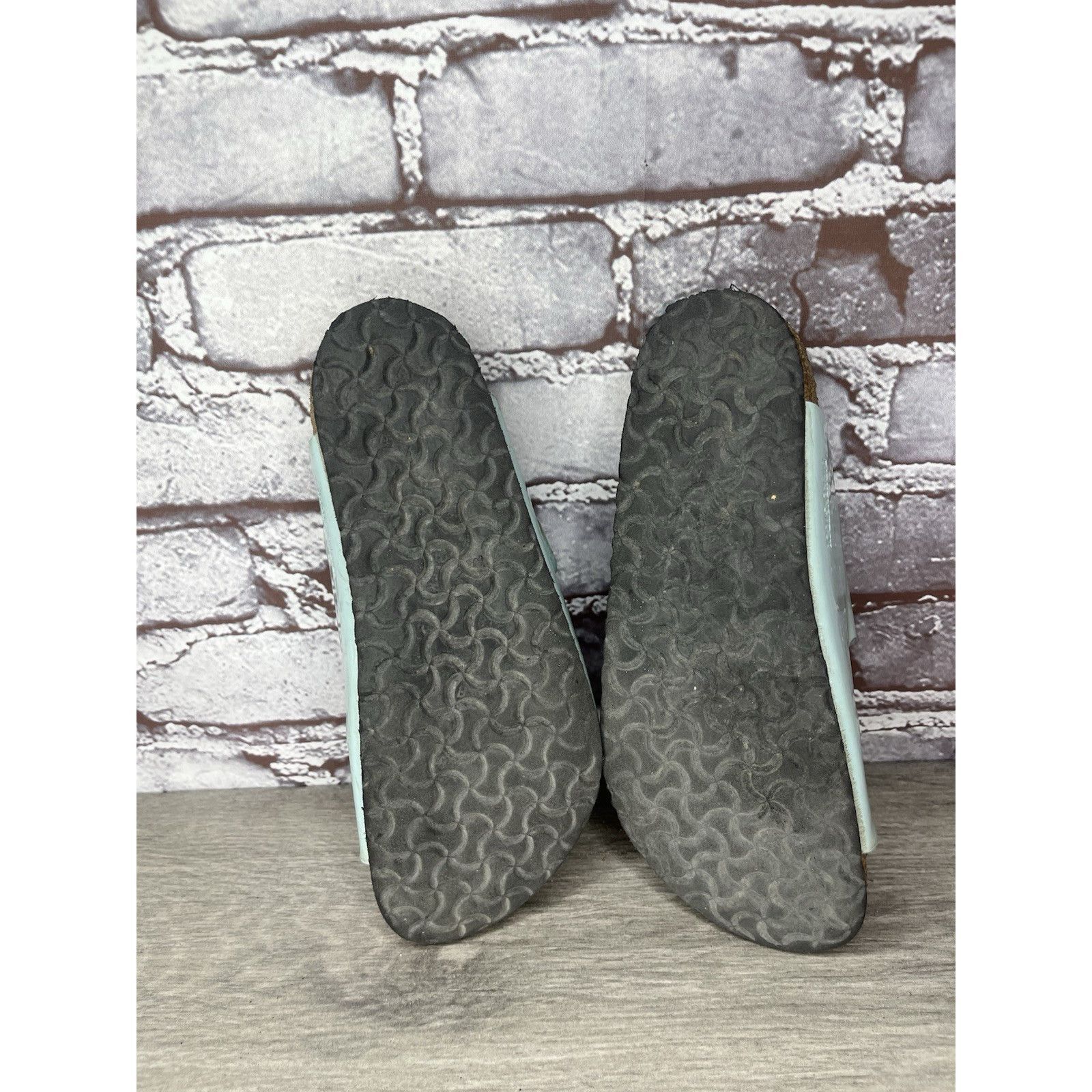 Birkenstock Birkenstock Arizona Turquoise Leather Slide Sandals Big Girl Size US 4 / IT 34 - 18 Thumbnail