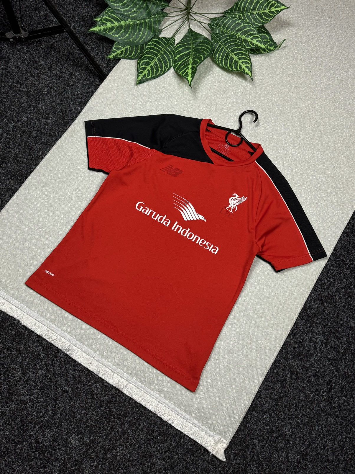 New Balance New Balance Liverpool Soccer Jersey Size M Size US M / EU 48-50 / 2 - 18 Thumbnail