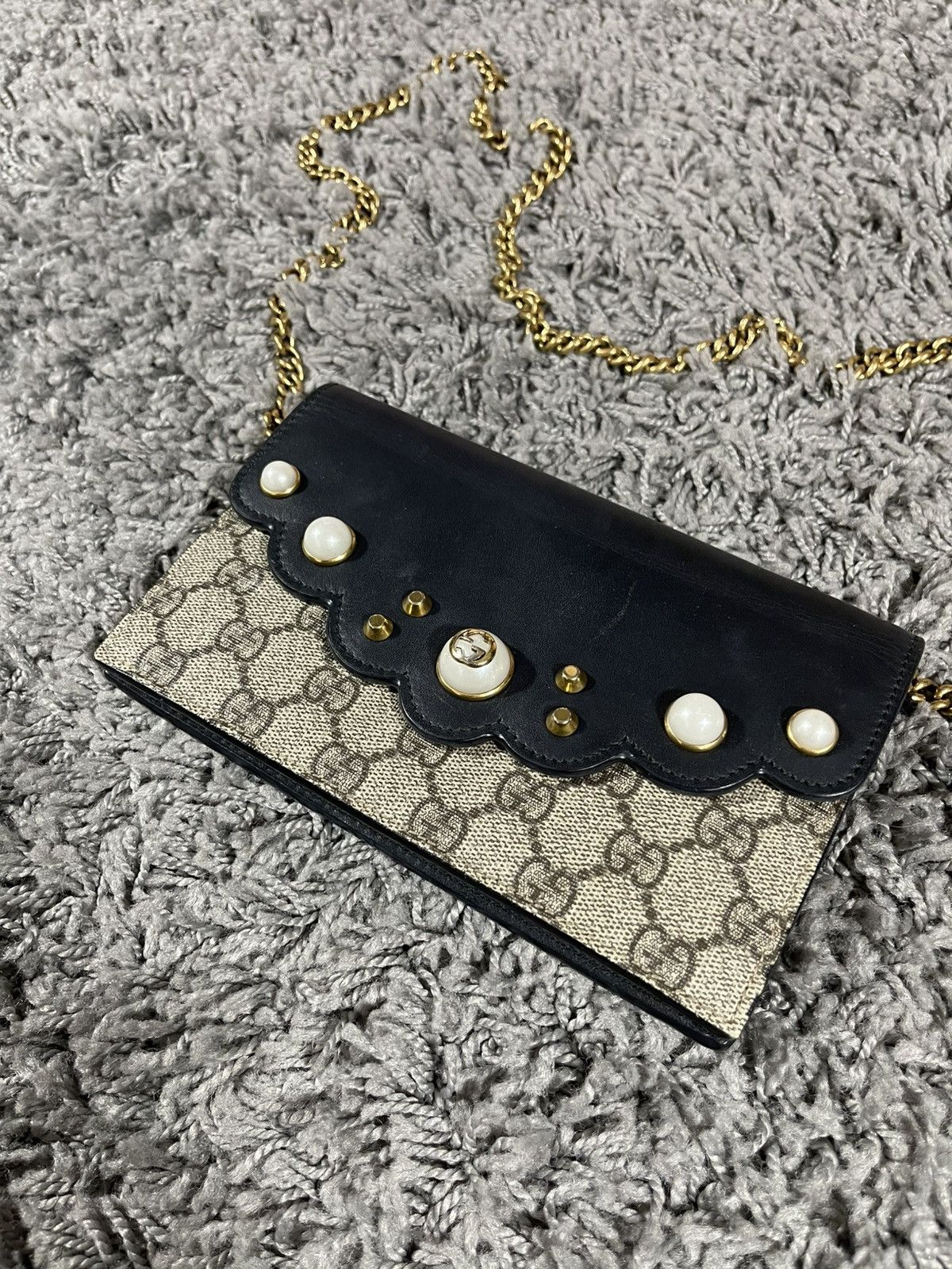 Gucci Gucci Pearl Scallop Wallet Chain Bag GG Clutch Crossbody Size ONE SIZE - 2 Thumbnail
