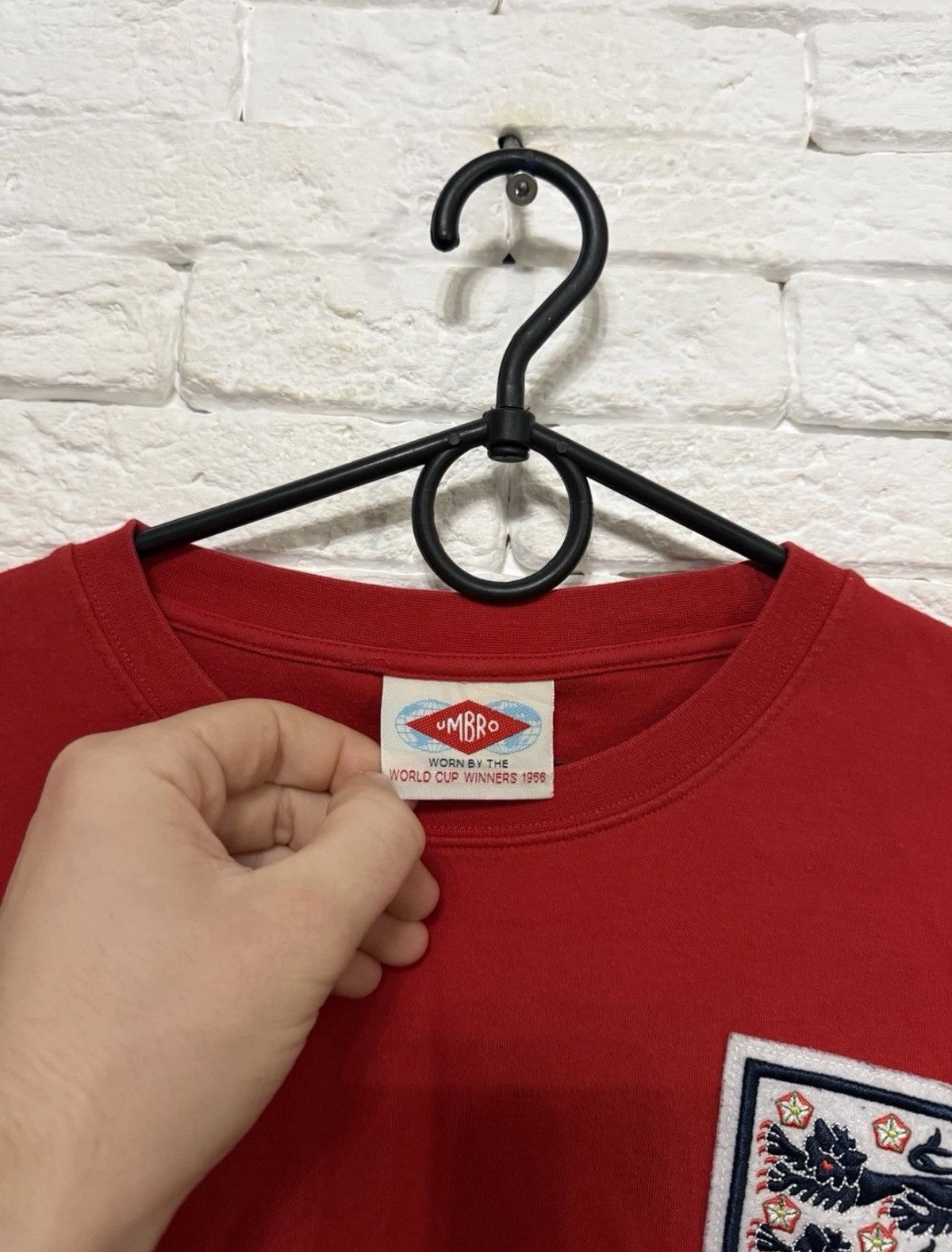 Umbro Vintage Umbro England 1966 Bobby Moore #6 Sweatshirt Sz XL Size US XL / EU 56 / 4 - 4 Thumbnail