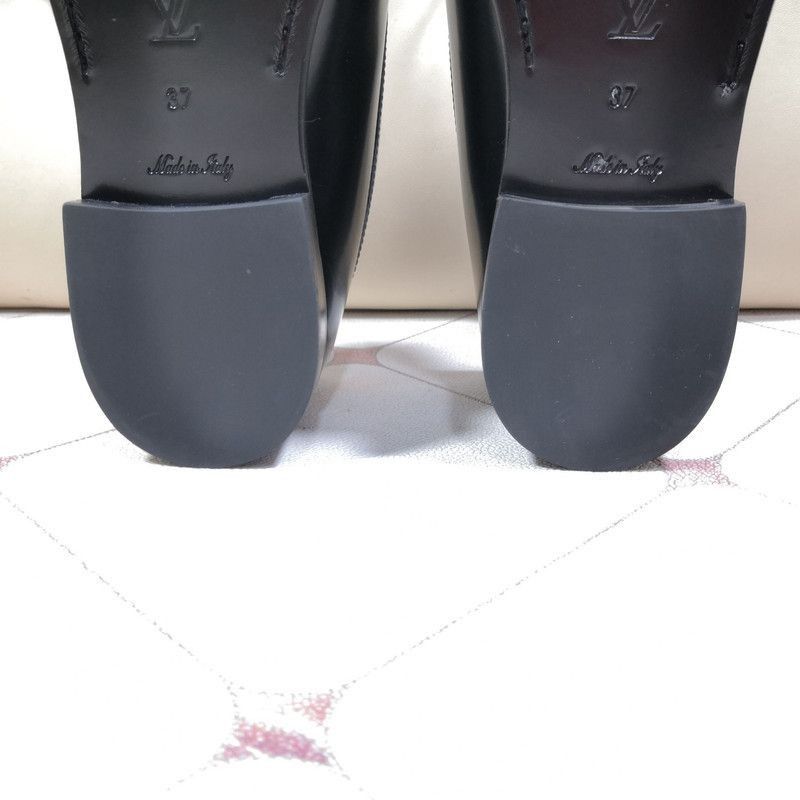 Louis Vuitton Louis Vuitton Black Leather Loafers for Women Size US 6 / IT 36 - 7 Thumbnail