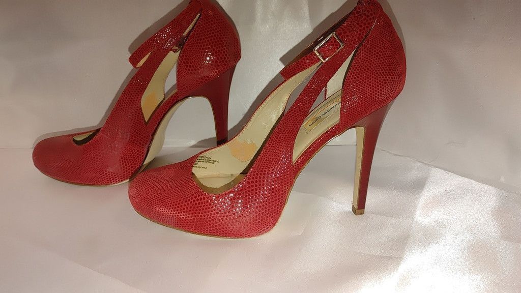 White House Black Market INC International Concepts Croc Embossed Lucey Heels Size 9M Size US 9 / IT 39 - 2 Thumbnail