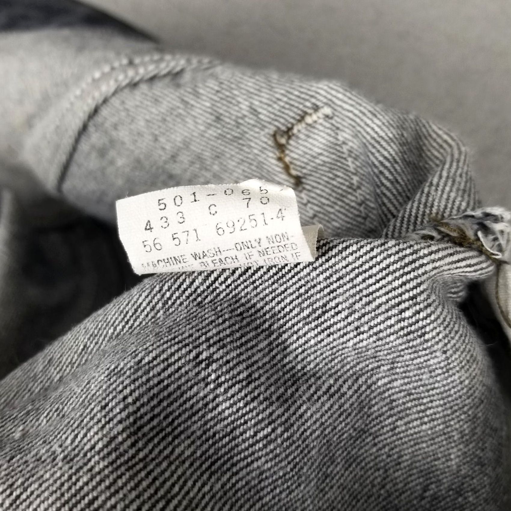 Levi's VINTAGE Levi’s 501 Jeans Gray 34X28 Made in USA Button Fly Distressed 80s Cowboy Festival Retro USA Mens Jeans Size US 34 / EU 50 - 4 Thumbnail