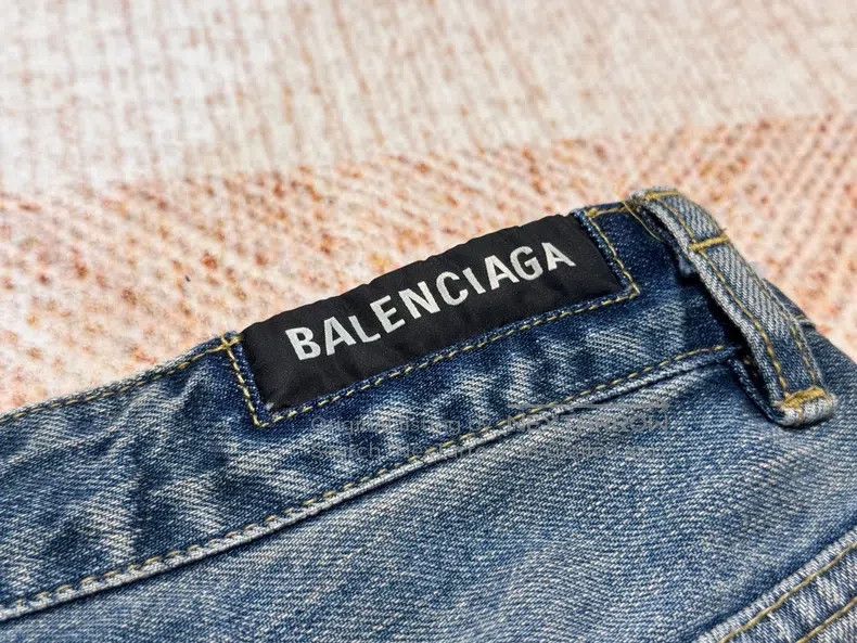 Balenciaga Balenciaga size XS Drawstring Destroyed Washed Baggy Jeans Size US 27 - 5 Thumbnail