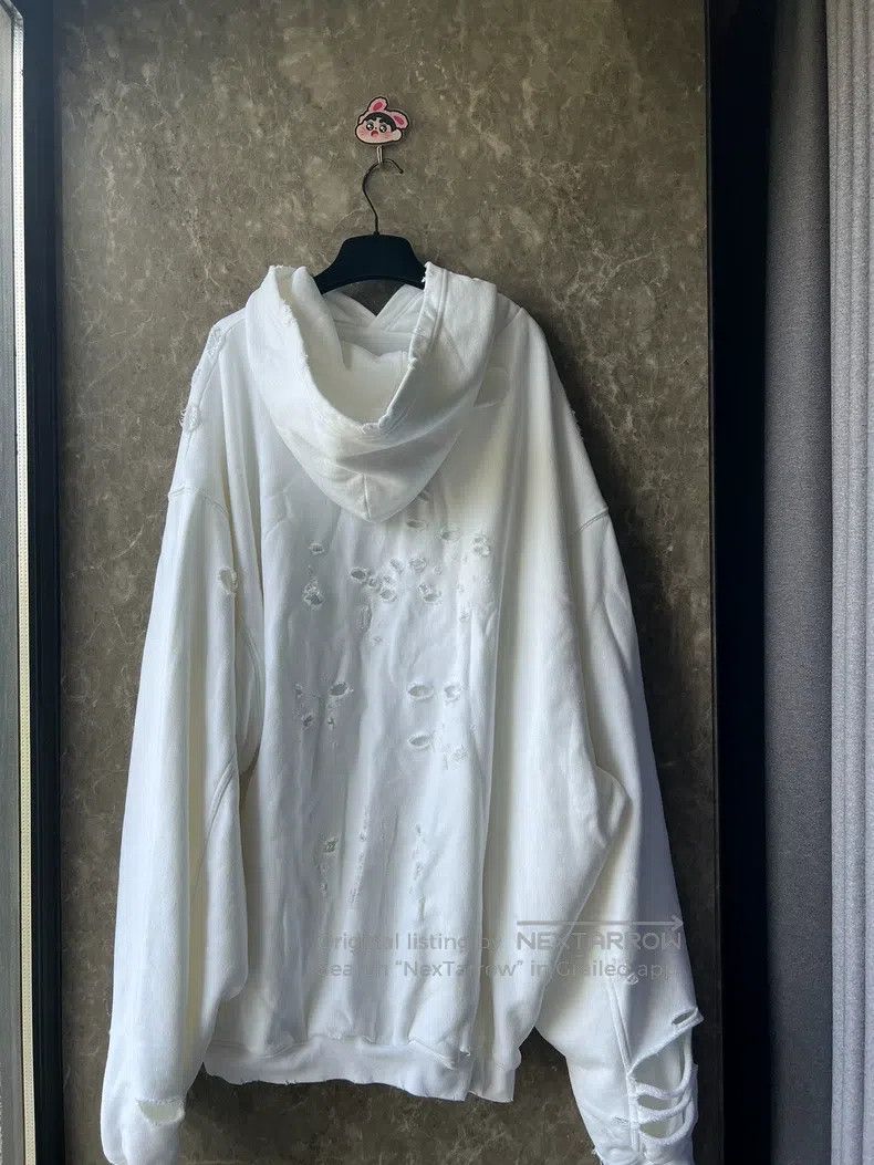 Balenciaga Balenciaga Logo Ripped Sweater Size US S / EU 44-46 / 1 - 2 Thumbnail