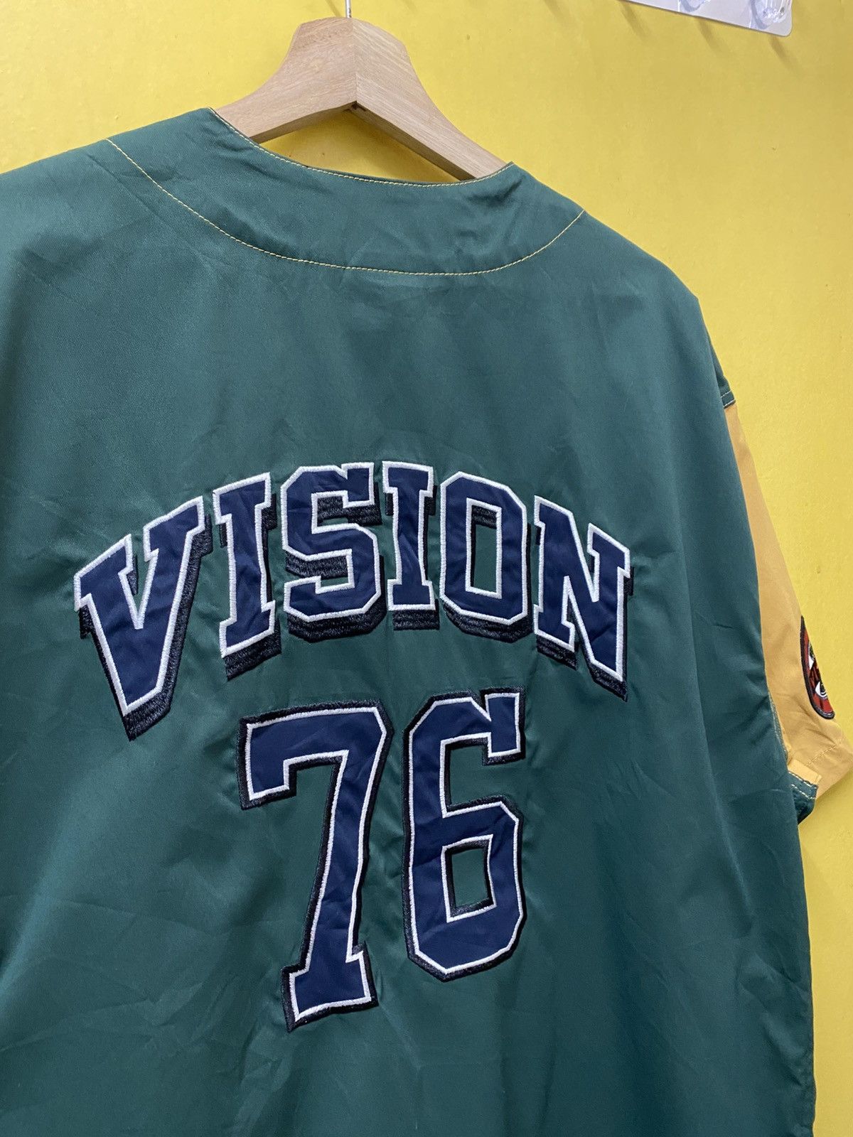 Vision Streetwear Vision Streetwear V neck Button Up Size US M / EU 48-50 / 2 - 3 Thumbnail