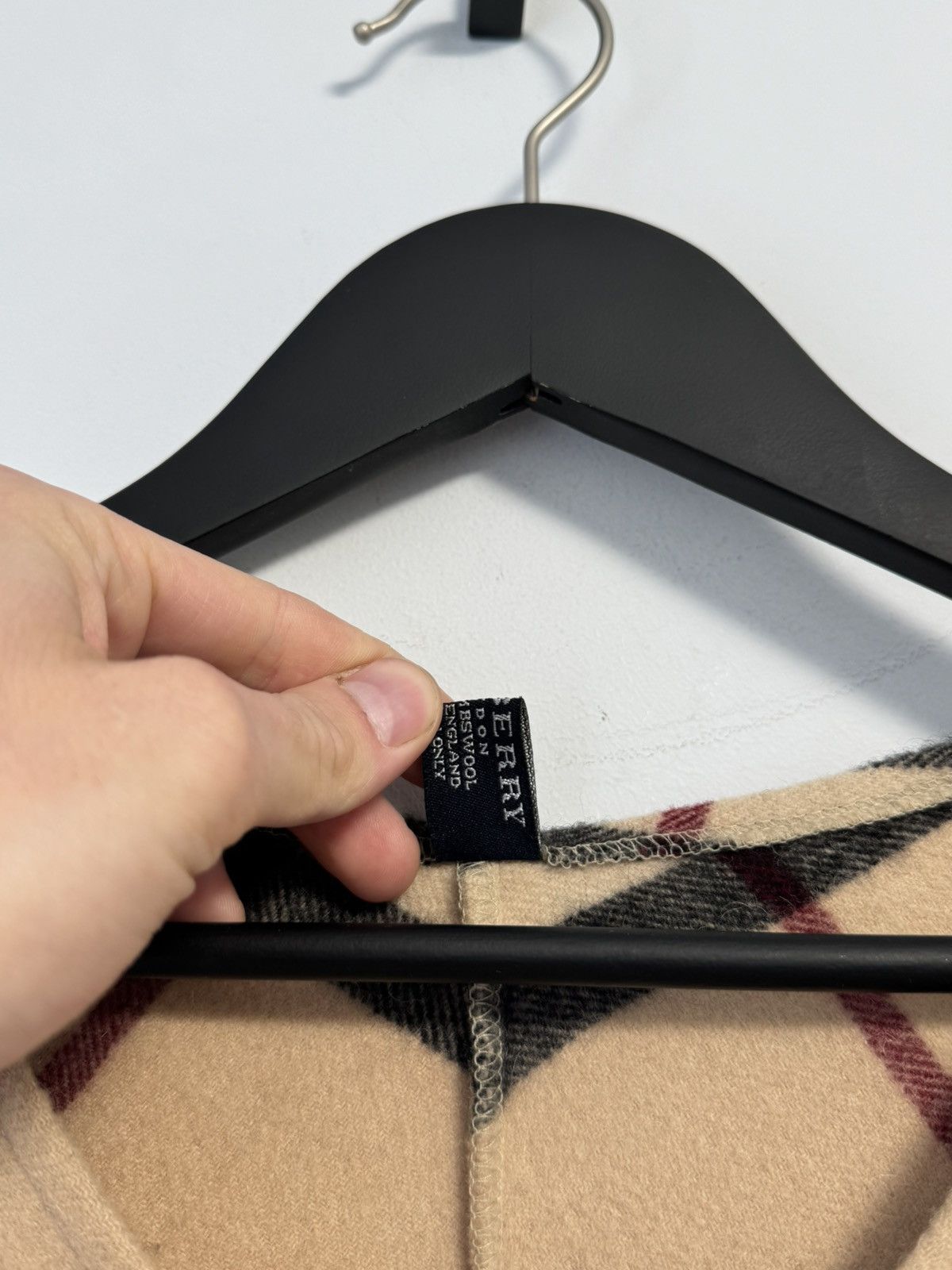 Burberry Burberry London Nova Check Poncho Cape Merino Wool& Cashmere Size L / US 10 / IT 46 - 10 Thumbnail