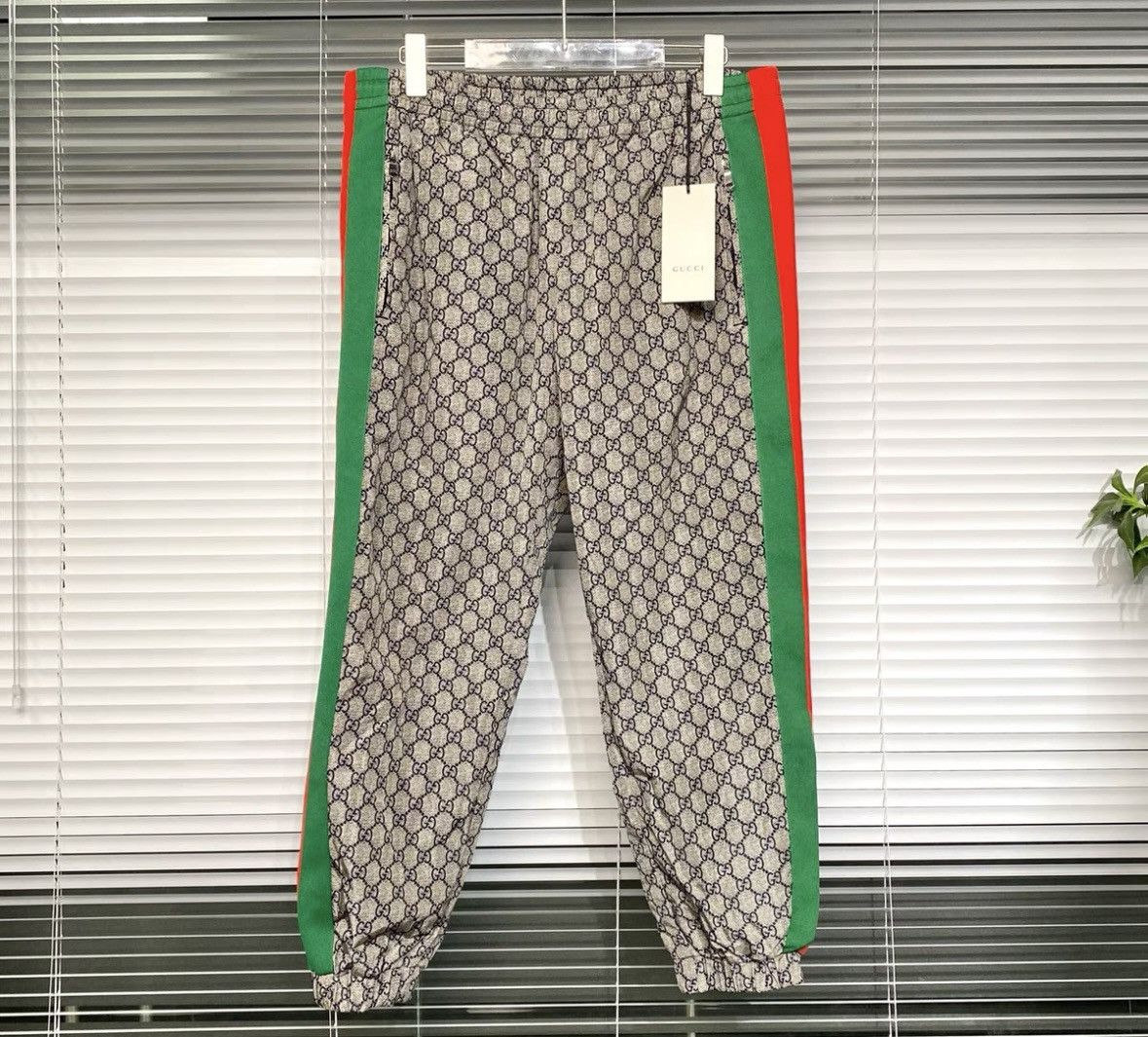 Gucci Casual trousers with red and green webbing on the side Size US 30 / EU 46 - 1 Thumbnail