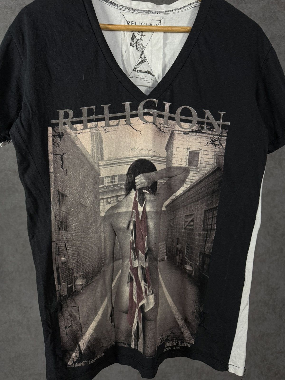Designer Religion Avant garde designer crazy v neck tee Size US S / EU 44-46 / 1 - 3 Thumbnail