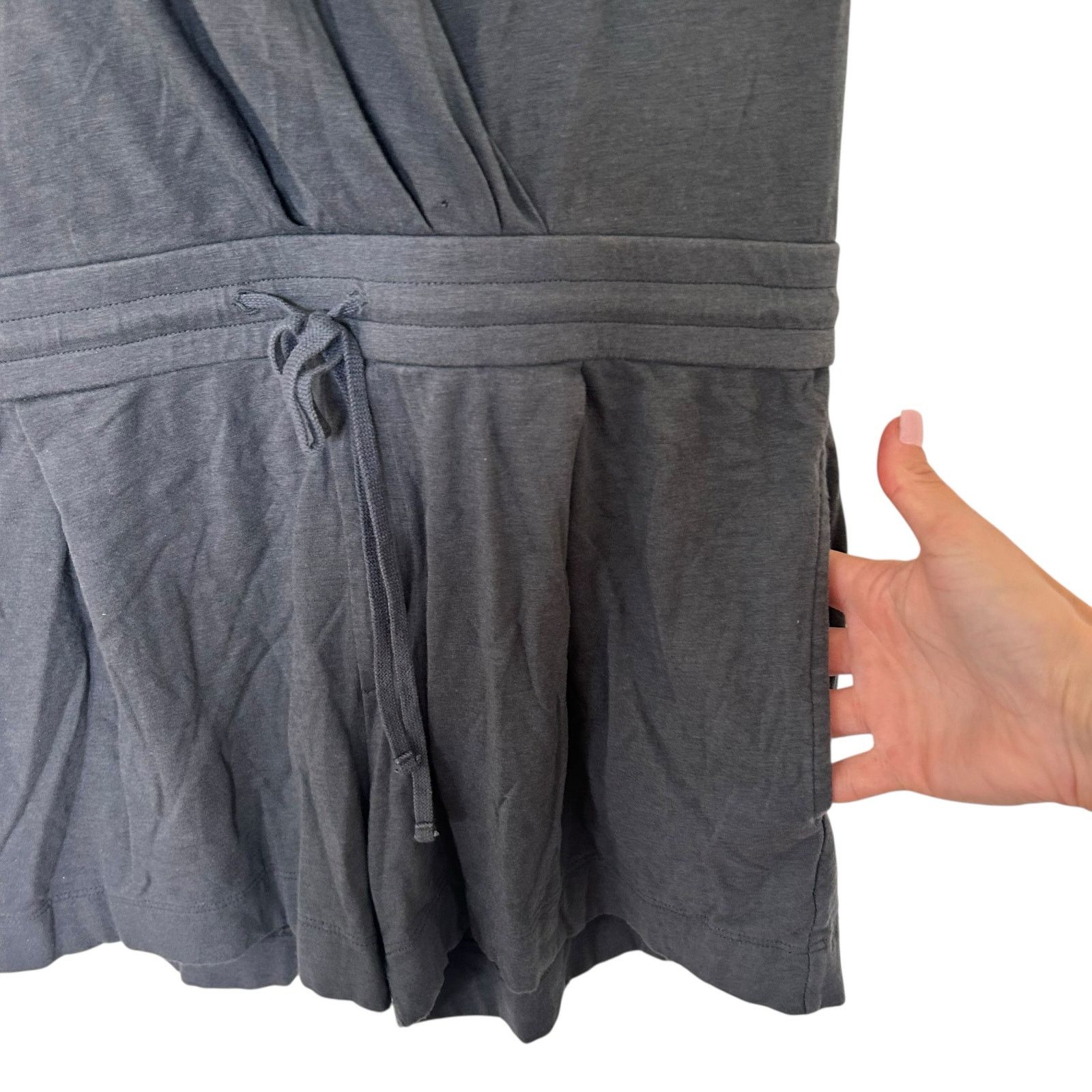 Helmut Lang Helmut Lang Gray Sleeveless Romper Sz S Size 27" / US 4 / IT 40 - 2 Thumbnail