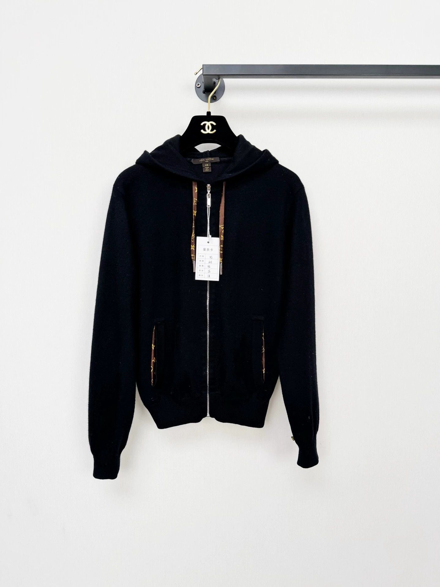 Louis Vuitton Louis Vuitton LV cashmere knitted jacket Size XS / US 0-2 / IT 36-38 - 1 Thumbnail