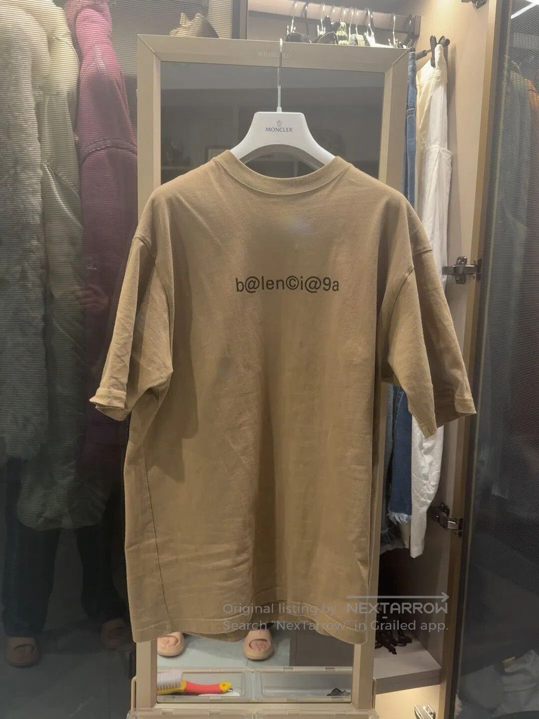 balenciaga khaki logo short sleeve t.