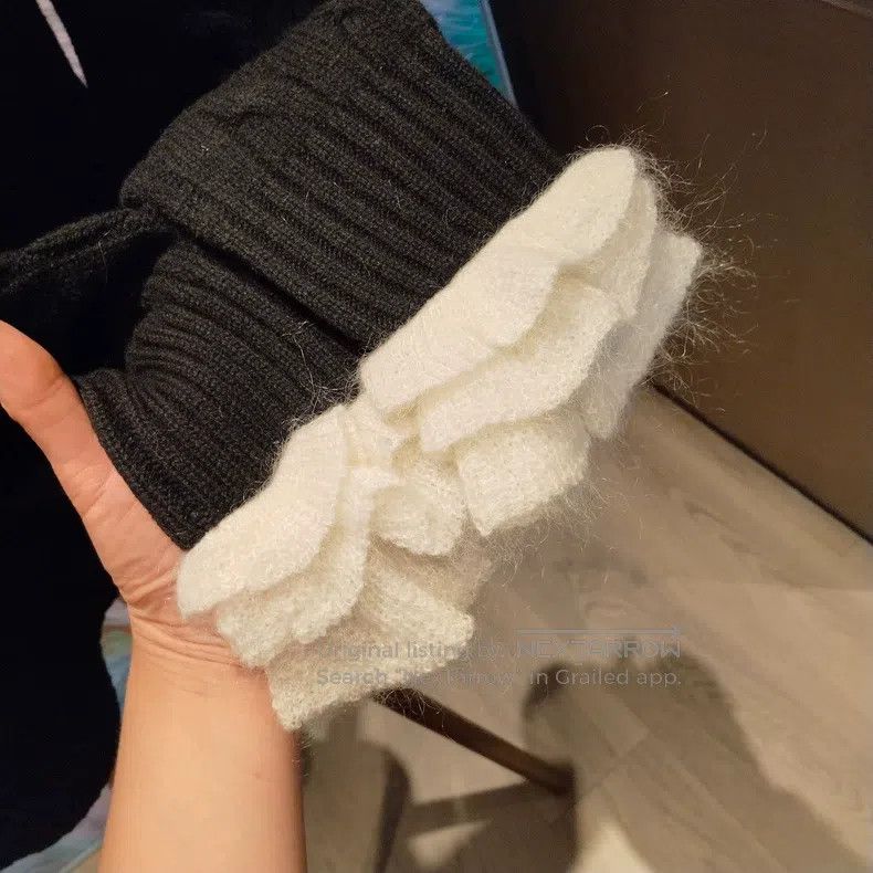 Valentino Valentino Wool knitted sweater in early spring Size M / US 6-8 / IT 42-44 - 3 Thumbnail