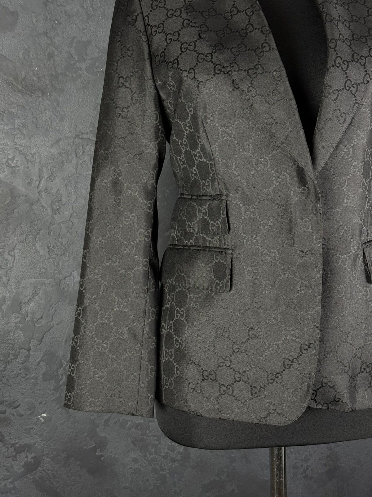 Gucci Archive Gucci xTom Ford 1998 Silk GG Monogram Blazer Vintage Size M / US 6-8 / IT 42-44 - 7 Thumbnail