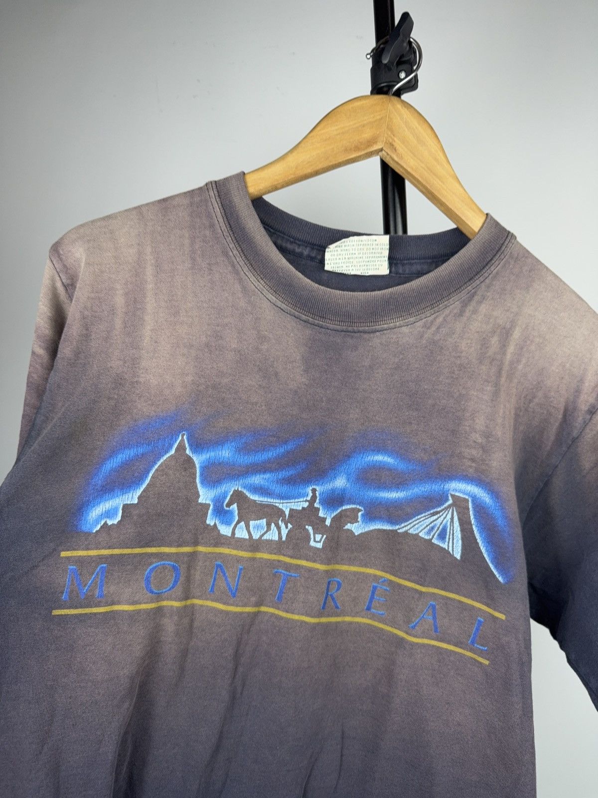 Vintage 90s Retro Vintage Montreal Canada Skyline Graphic T-Shirt Size US M / EU 48-50 / 2 - 5 Thumbnail