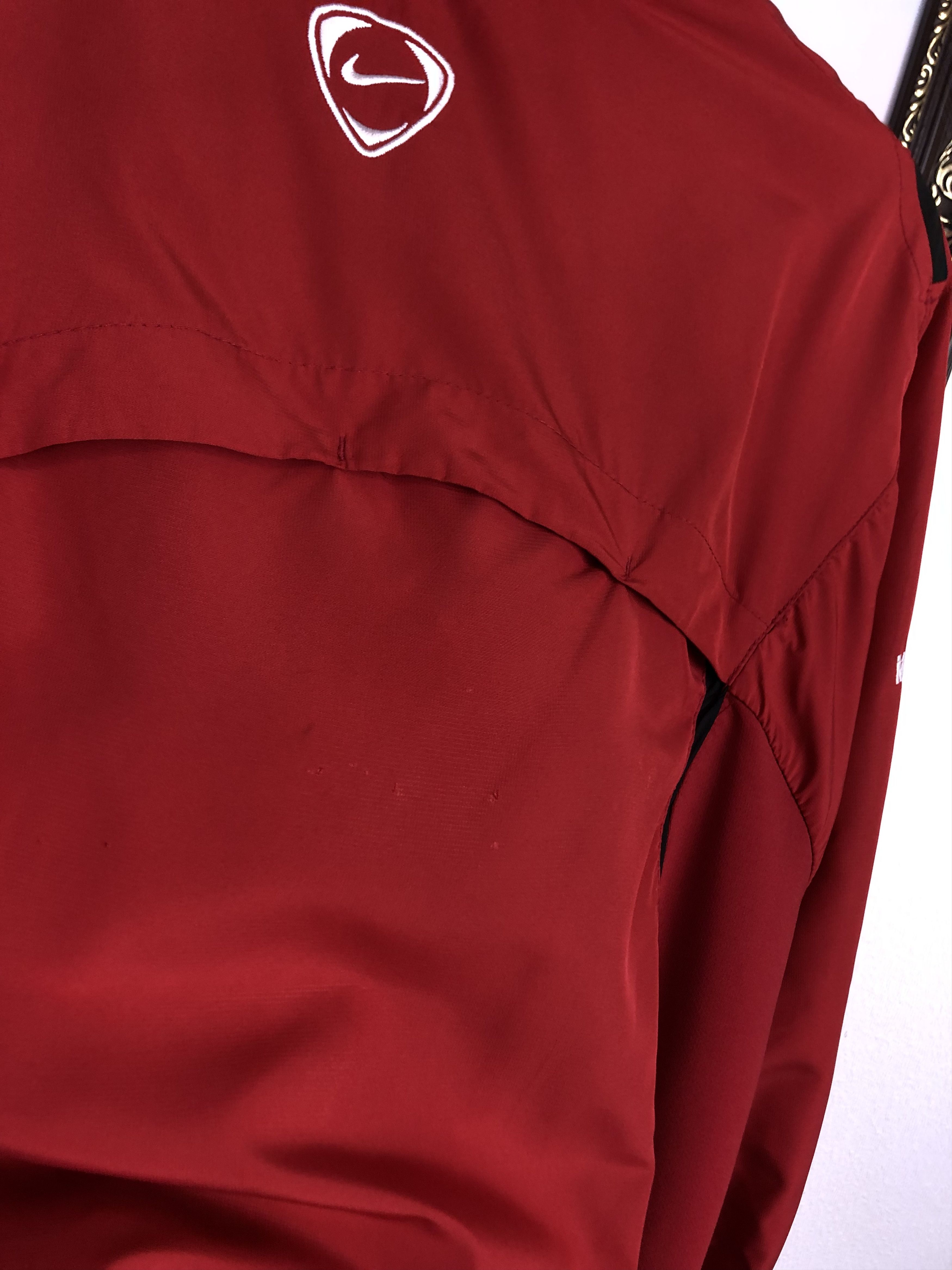 Nike Vintage Nike Manchester United Football Train Jacket Soccer Size US S / EU 44-46 / 1 - 17 Thumbnail