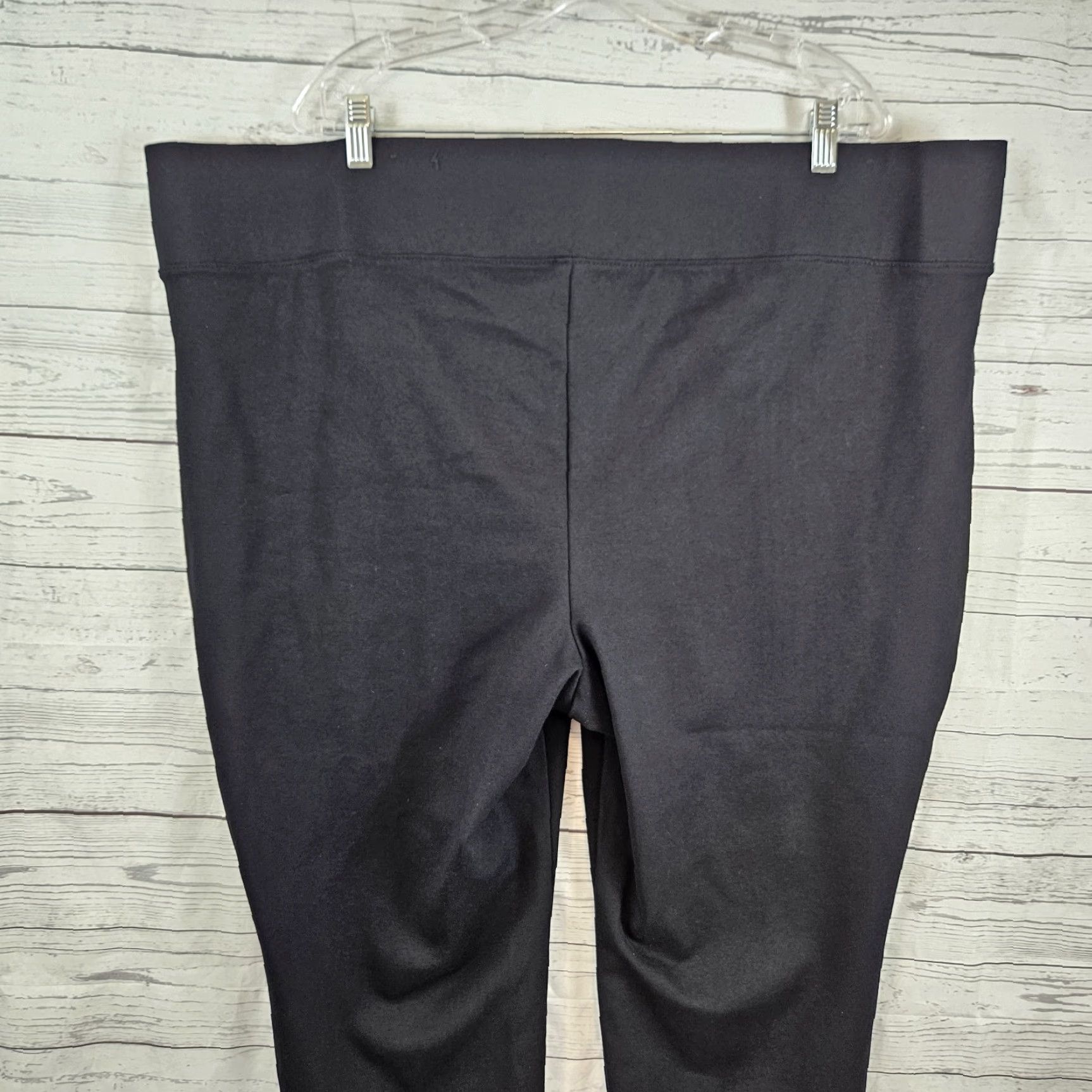 Torrid Torrid Womens Pull On Pocket Pixie Cropped Pants Size 4X Black High Rise Pants Womens Cropped Pockets 24" Waist 22.5" Inseam 13" Rise Size 40" / US 18 - 4 Thumbnail