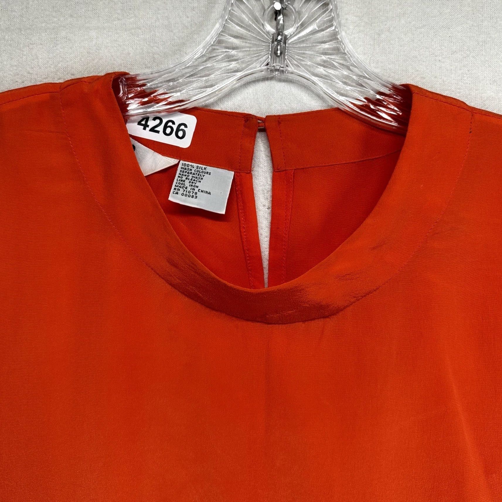 Vintage VINTAGE Sunny Leigh Blouse Woman Medium Orange Silk Animal Print Short Sleeve Button Back Casual Formal Fashion Size M / US 6-8 / IT 42-44 - 2 Thumbnail