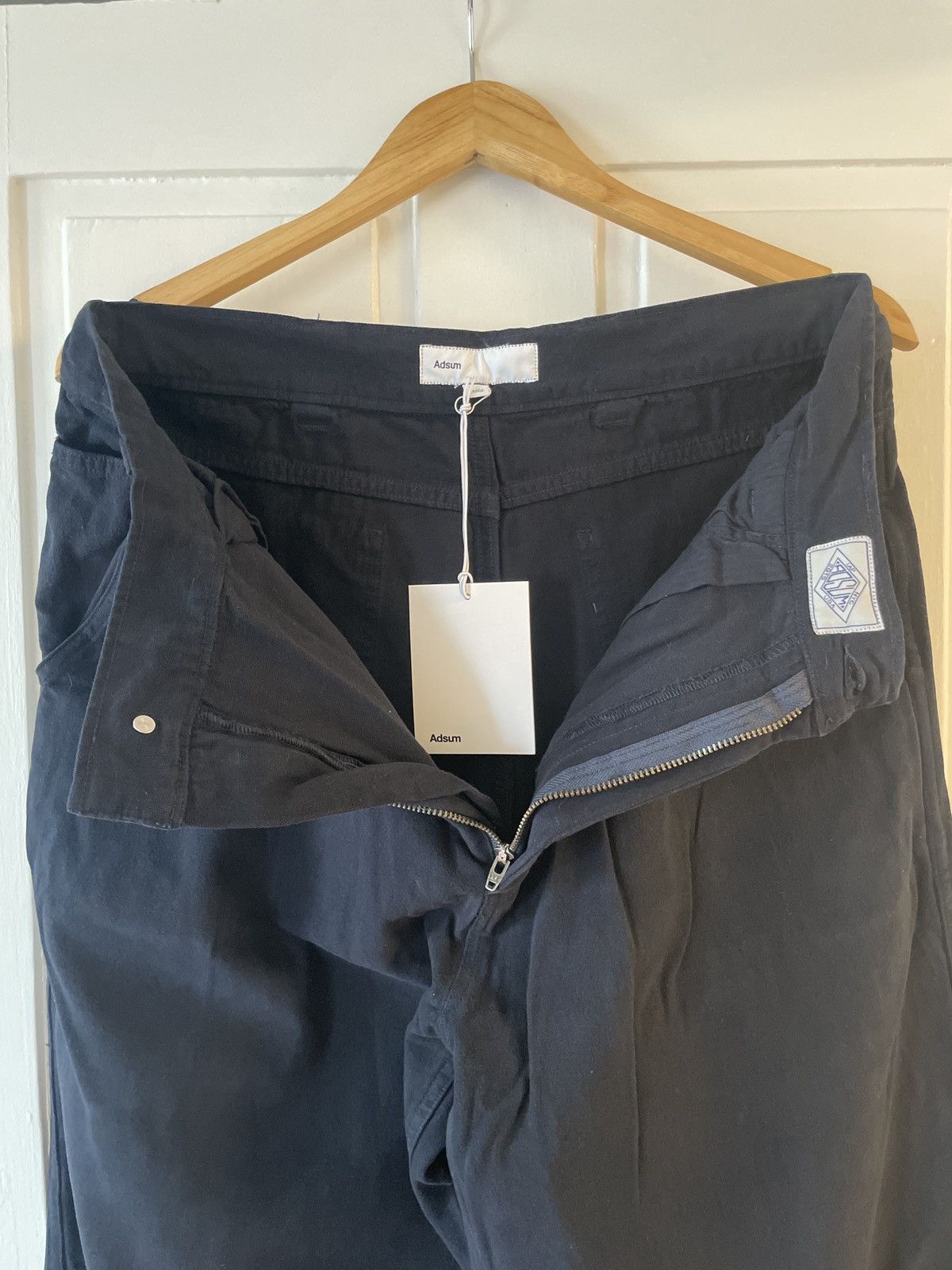 Adsum Adsum Summer Patch Pocket Pant in Navy Size US 35 - 1 Thumbnail