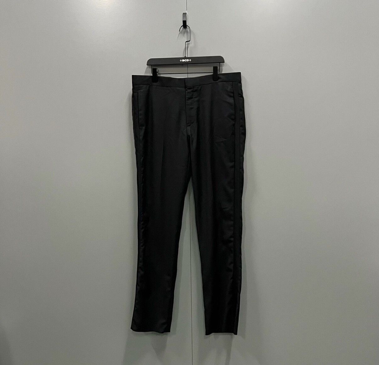 Louis Vuitton Louis Vuitton Black Dress Pants J41 Size US 30 / EU 46 - 1 Thumbnail