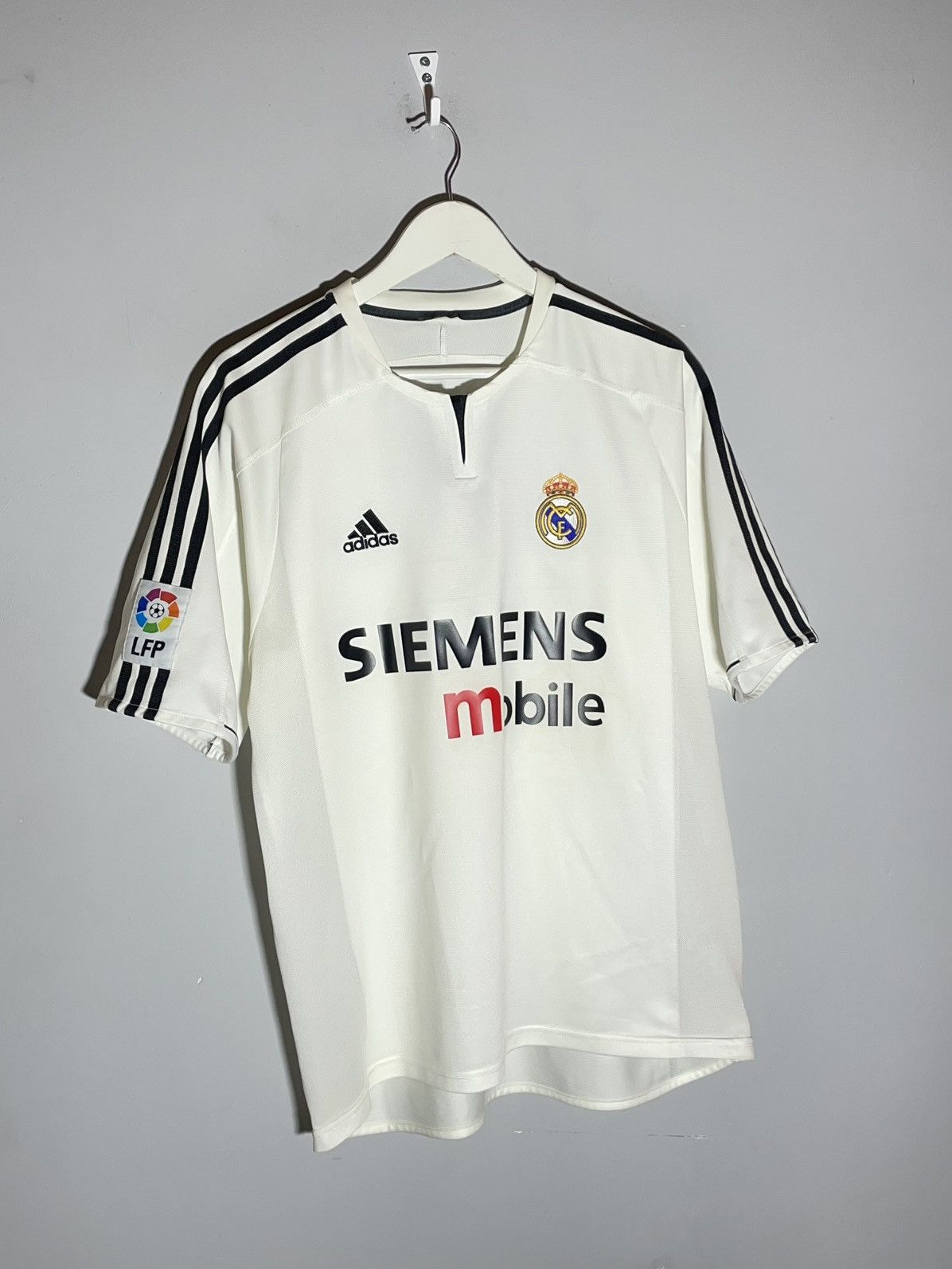 Adidas × Vintage #23 David Beckham Real Madrid Adidas 2003/04 Home Jersey Size US XL / EU 56 / 4 - 3 Thumbnail
