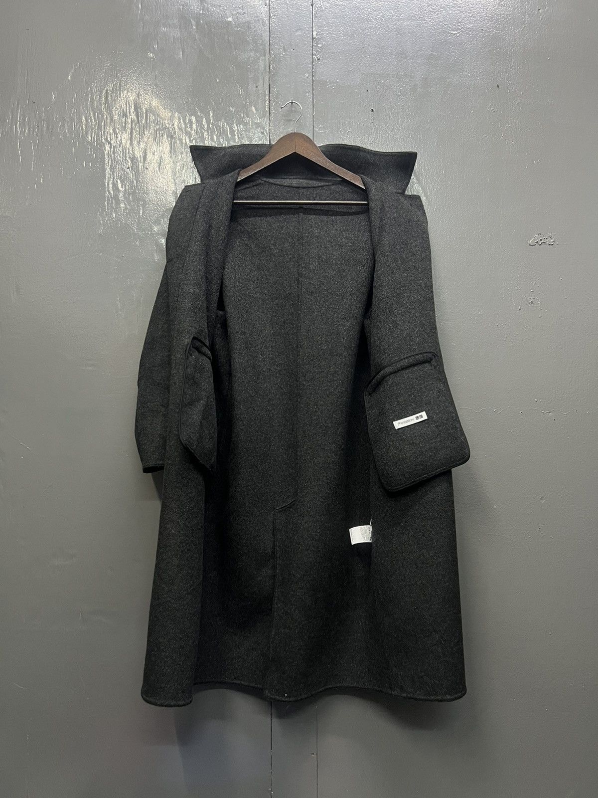 JW Anderson JW Anderson Long Coat in Wool Size US S / EU 44-46 / 1 - 5 Thumbnail