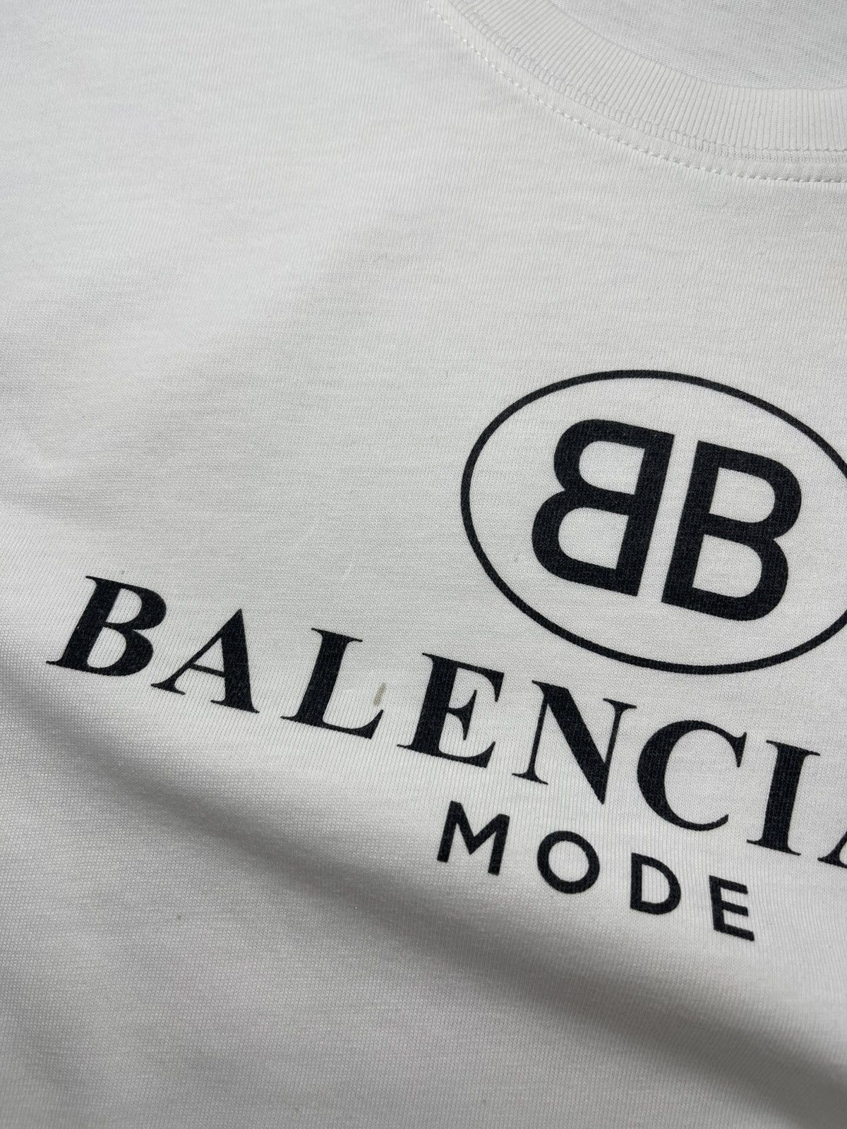 Balenciaga Balenciaga Mode T-shirt Size US S / EU 44-46 / 1 - 9 Thumbnail