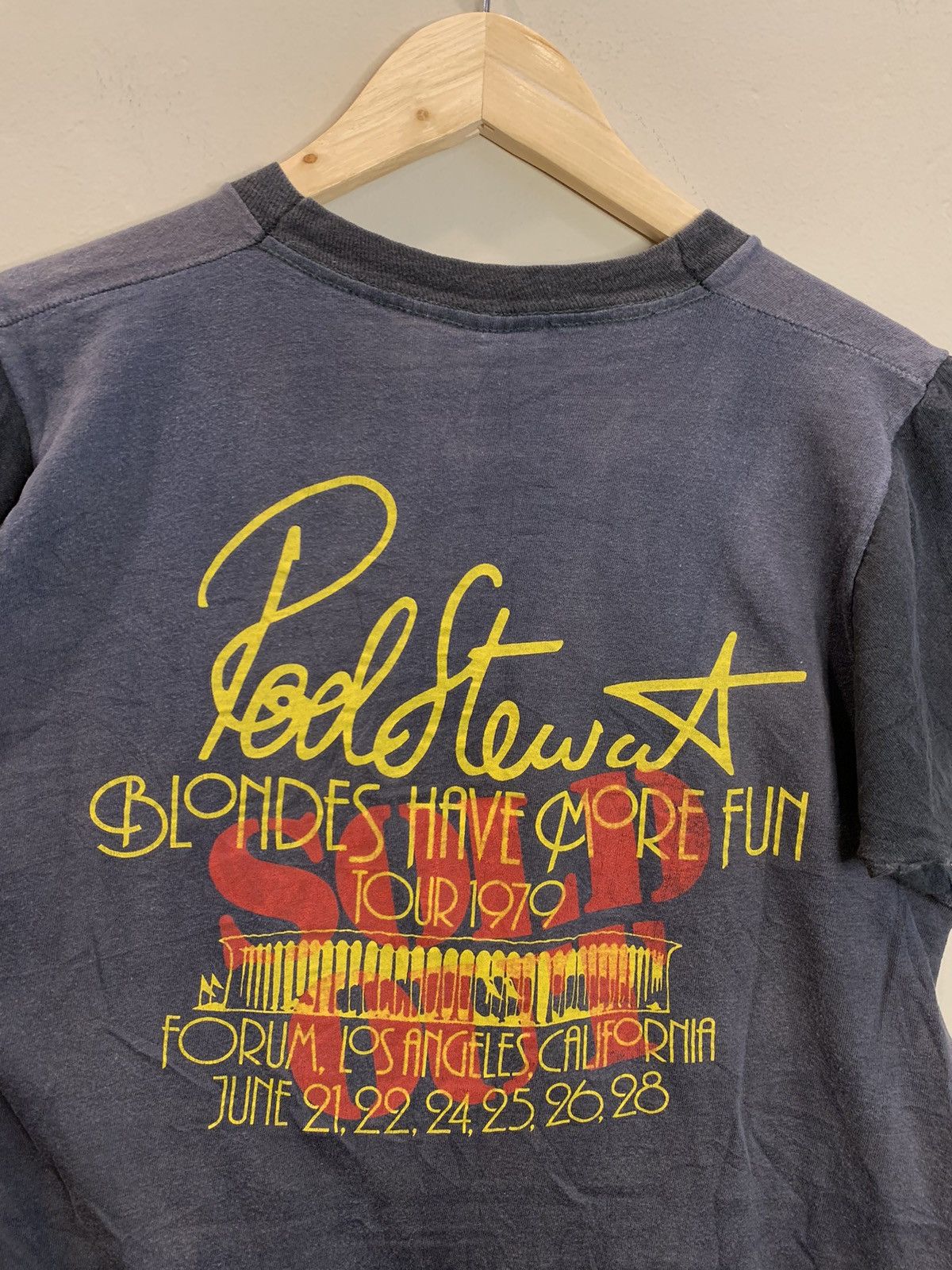 Band Tees × Vintage *RARE* Vintage 1979 Rod Stewart Blondes More Fun Tour Shirt Size US M / EU 48-50 / 2 - 4 Thumbnail