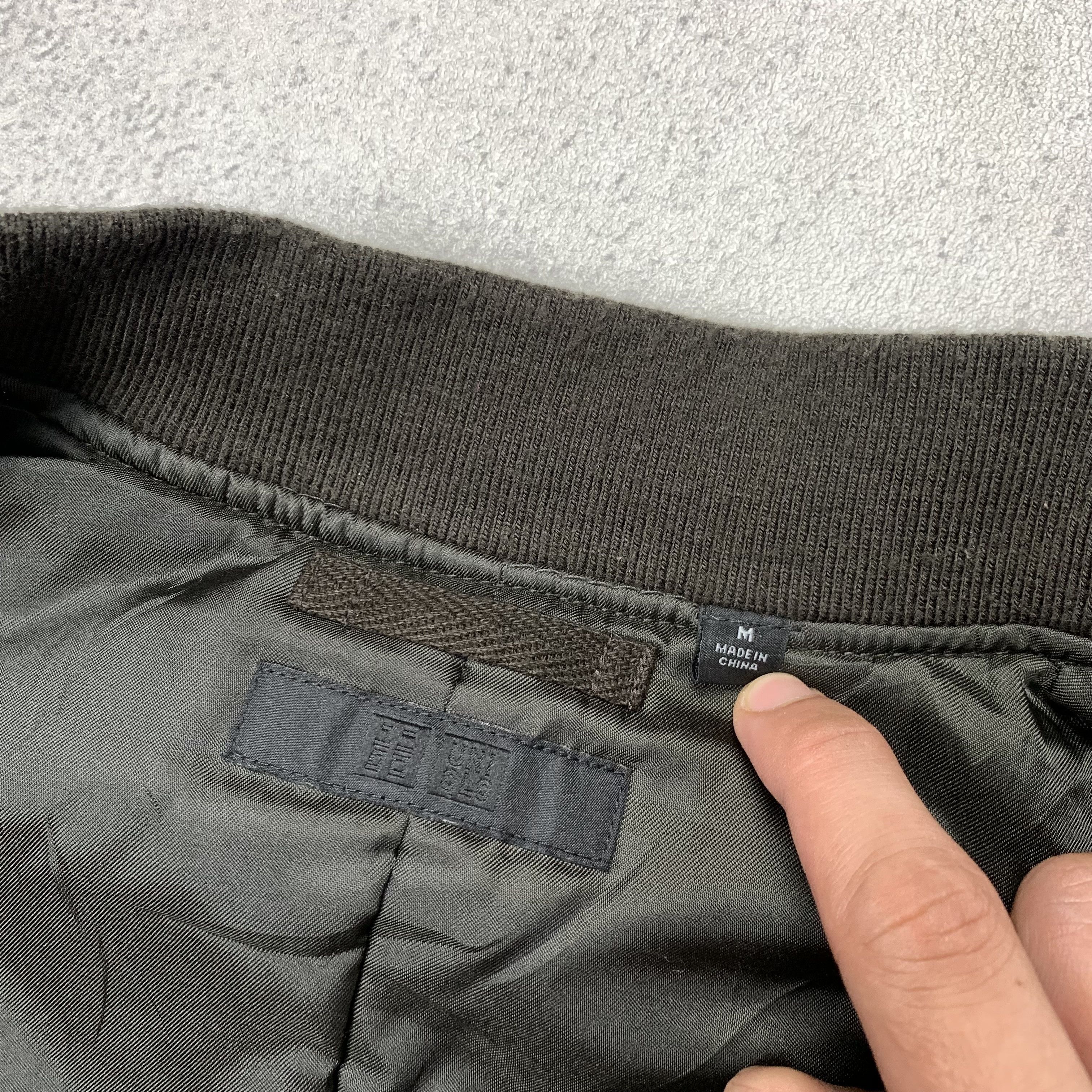 Uniqlo Uniqlo Suede Bomber Jacket Size US S / EU 44-46 / 1 - 4 Thumbnail