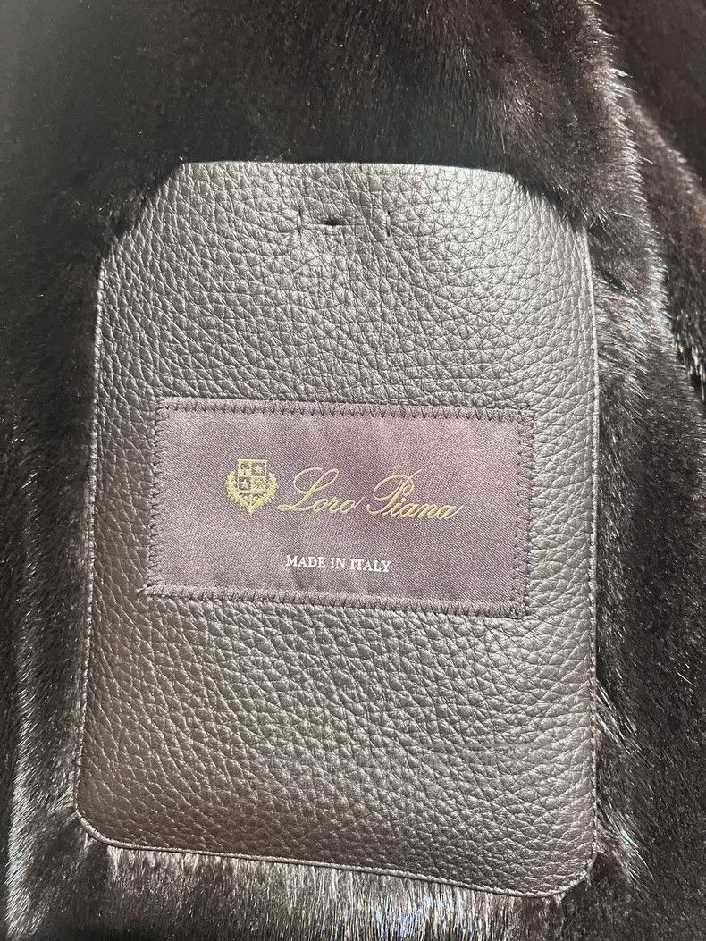 Loro Piana Loro Piana A luxurious watered-down fur coat crafted from Size US L / EU 52-54 / 3 - 5 Thumbnail