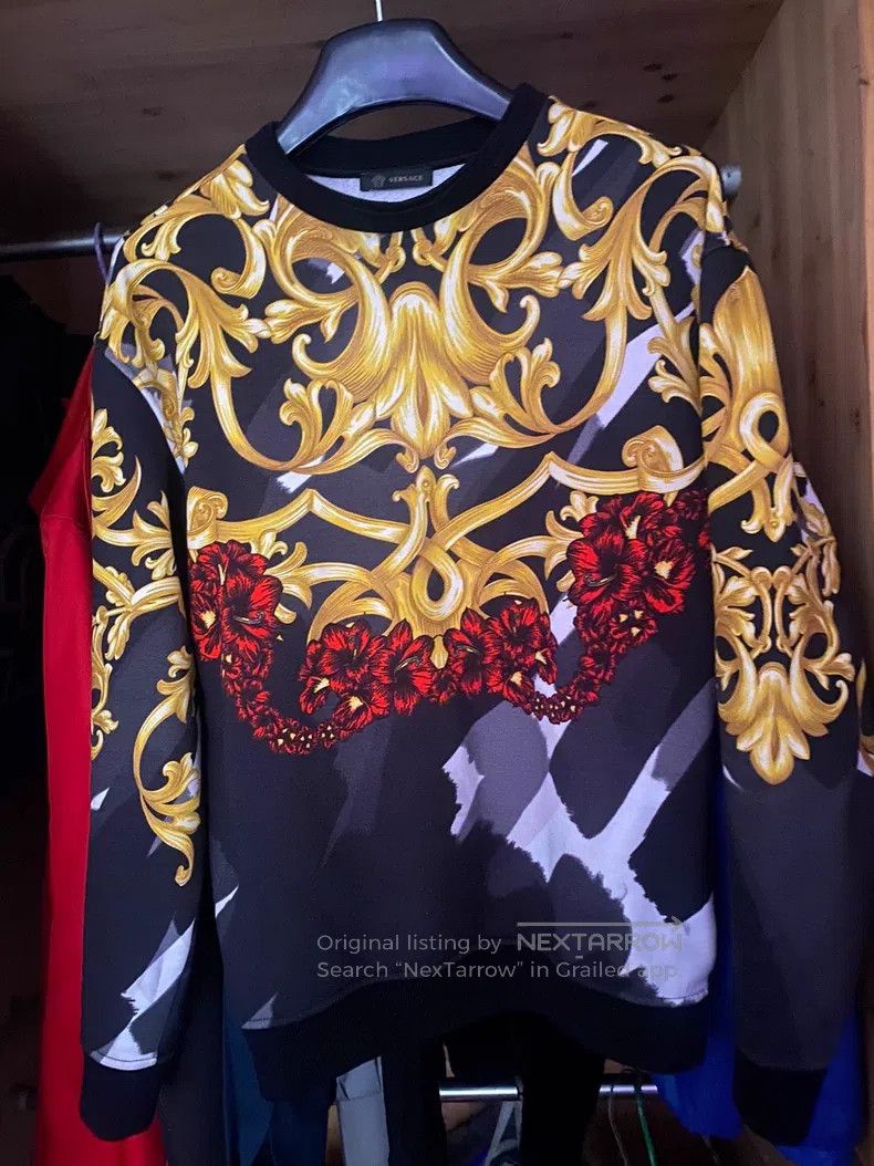 Versace Versace Classic black gold baroque vine pattern sweatshirt Size US S / EU 44-46 / 1 - 1 Thumbnail