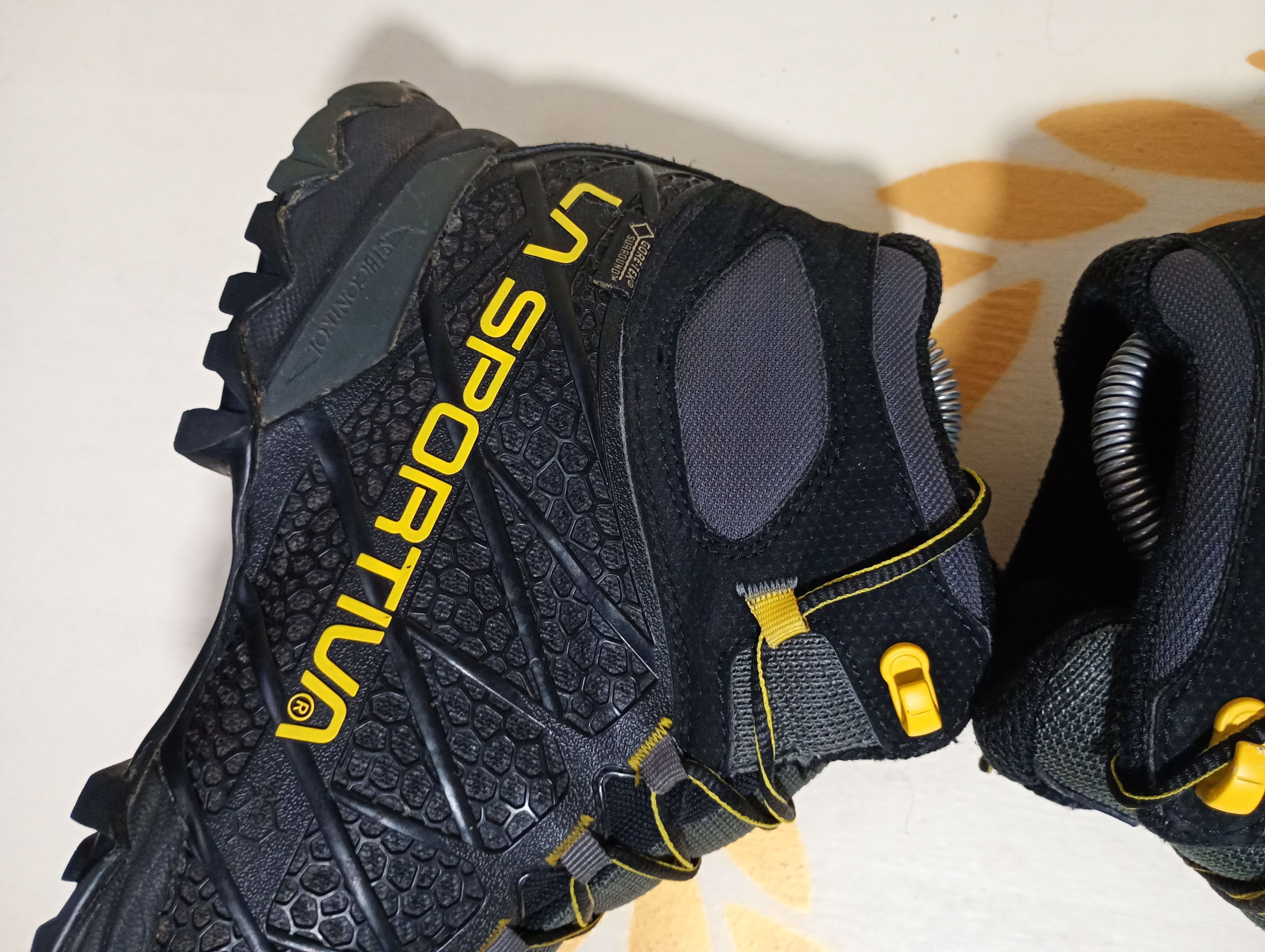 La Sportiva La Sportiva Core High GTX Boots Size US 8.5 / EU 41-42 - 8 Thumbnail