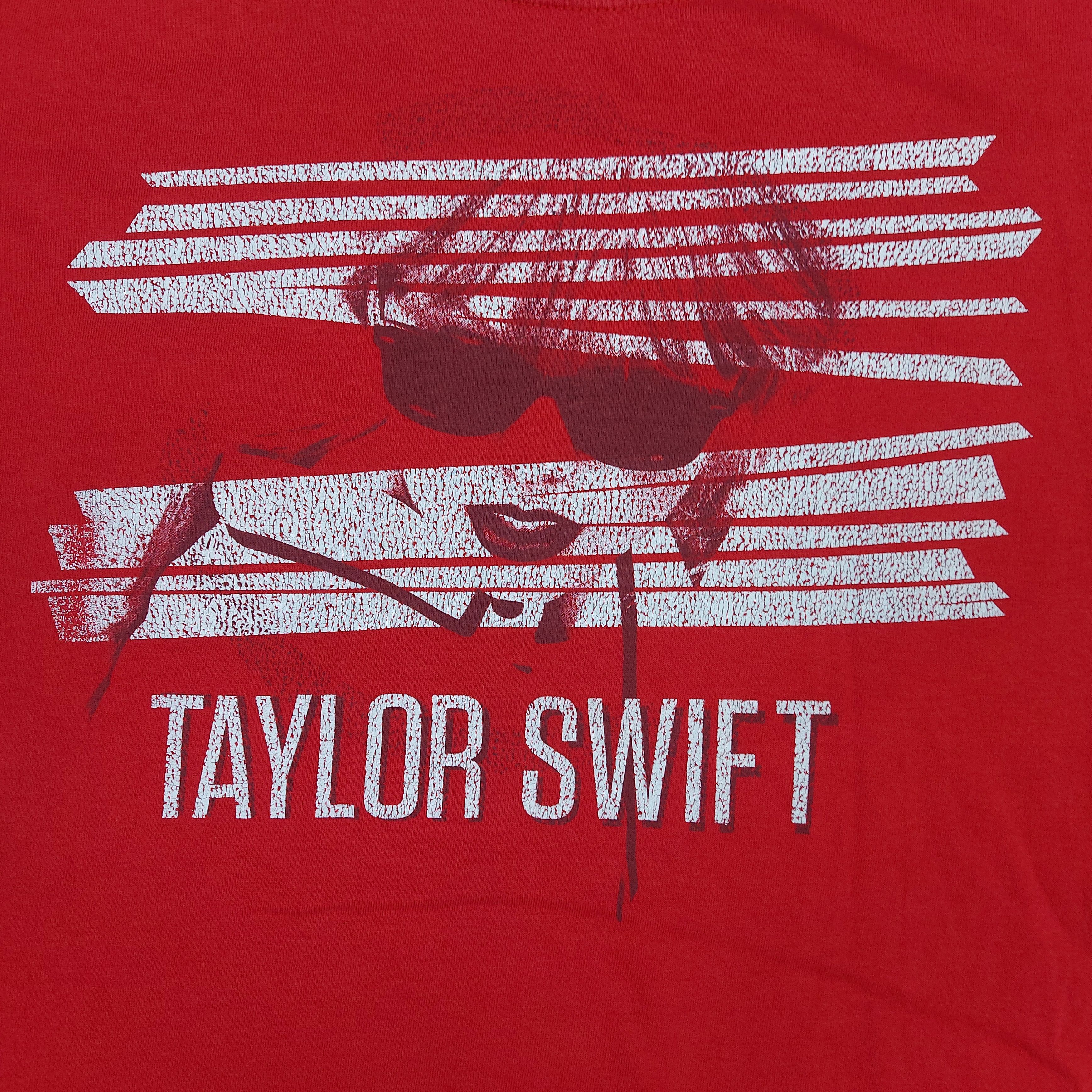 Band Tees Official 2013 Taylor Swift Red Tour Pop Music Merch TEE Size US S / EU 44-46 / 1 - 2 Thumbnail
