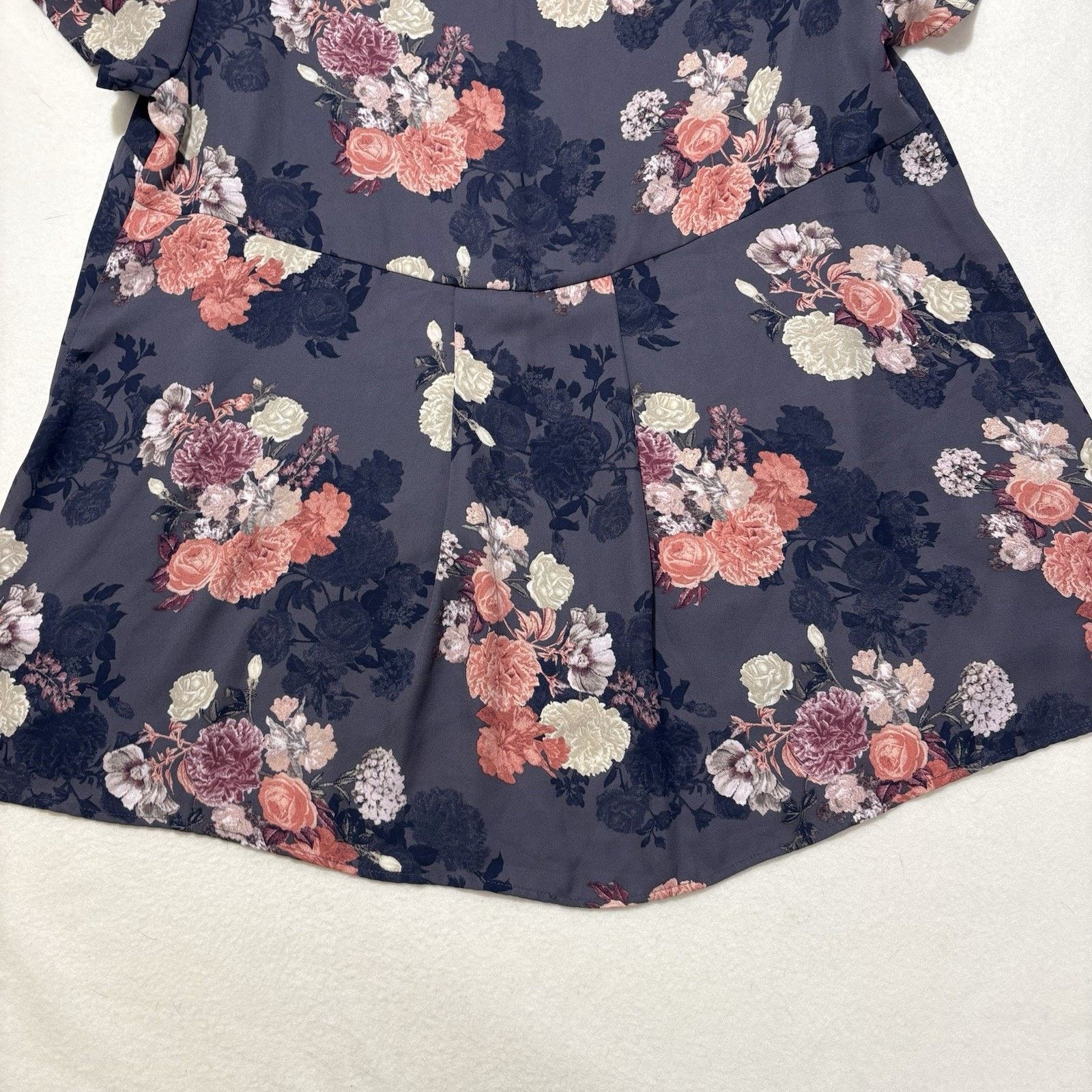 Other Torrid 0 Large Short Sleeve Blouse Purple Pink Floral Top Size L / US 10 / IT 46 - 12 Thumbnail