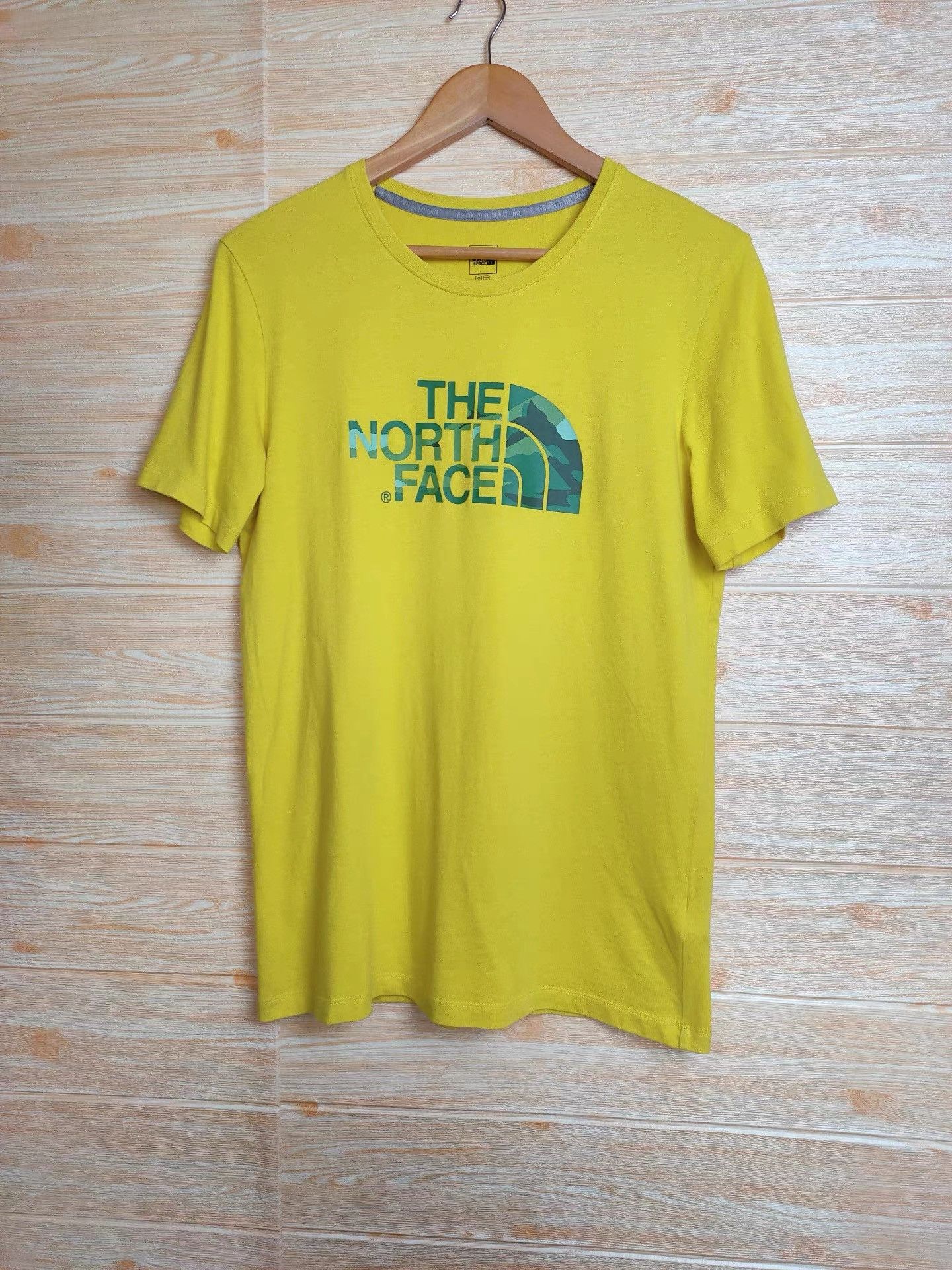 The North Face The North Face Men's Yellow Short Sleeve T-shirt K29 Size US S / EU 44-46 / 1 - 1 Thumbnail