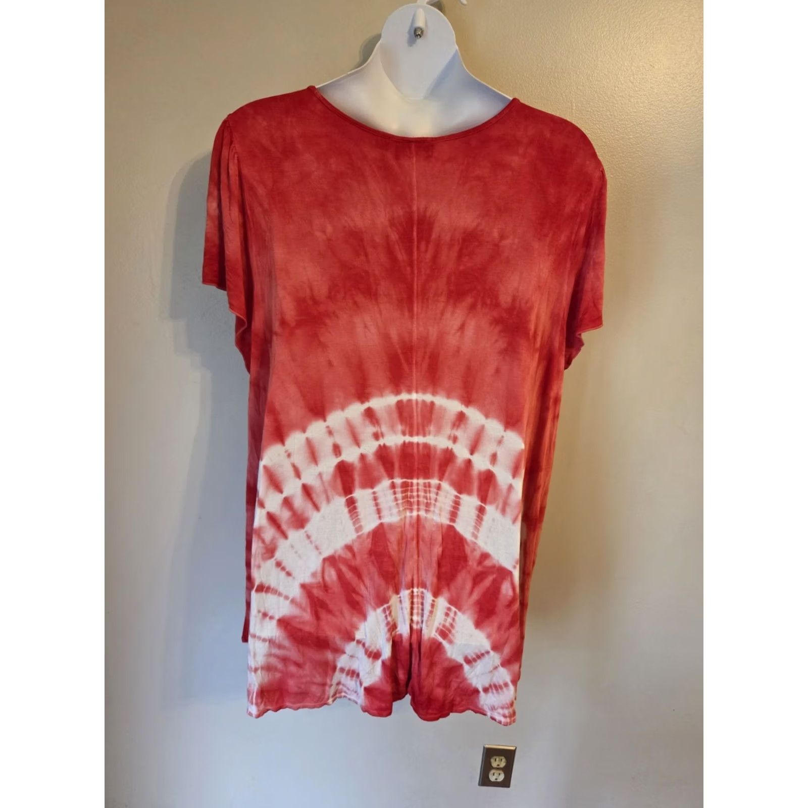Avenue VINTAGE Ave­nue White Red Tie Dye Crochet Trim Casual Tunic Top Shirt 30/32 4X Size 4XL / US 24-26 - 5 Thumbnail