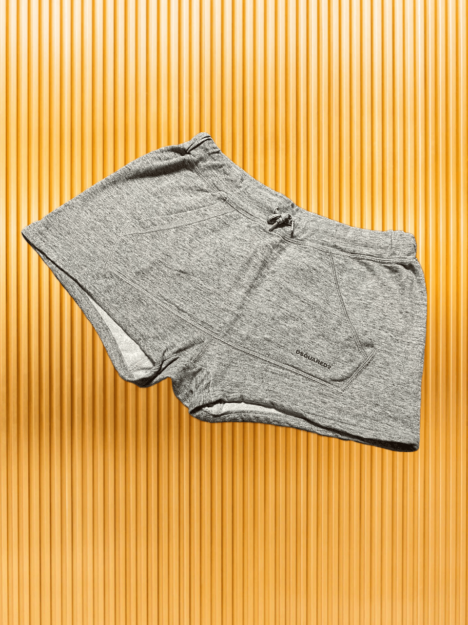 Dsquared2 VINTAGE Dsquared2 Made in Italy Shorts Size 30" / US 8 / IT 44 - 1 Thumbnail
