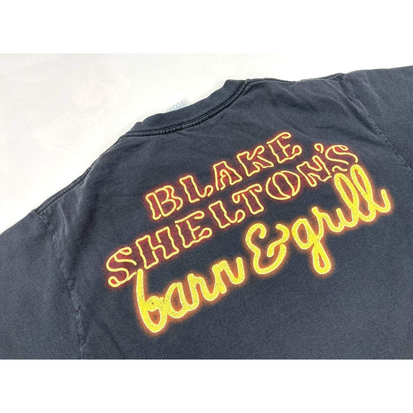 Delta Blake Shelton Some Beach Graphic T-shirt Women Small Black Short Sleeve Music Shirt Size S / US 4 / IT 40 - 6 Thumbnail