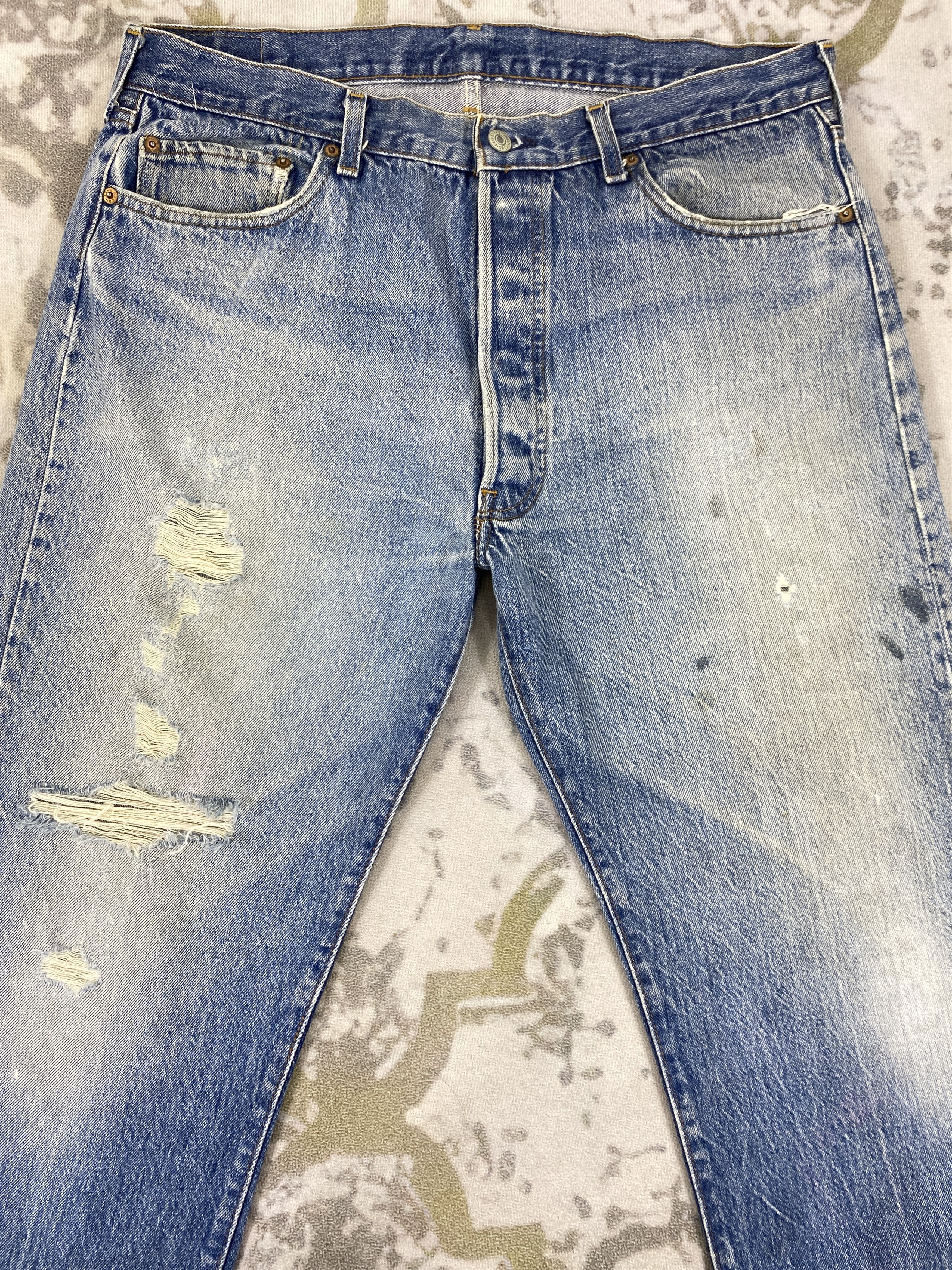 Levi's 80's Blue Wash Vintage Levi's 501 35x27.5 Denim -JN1592 Size US 35 - 3 Thumbnail